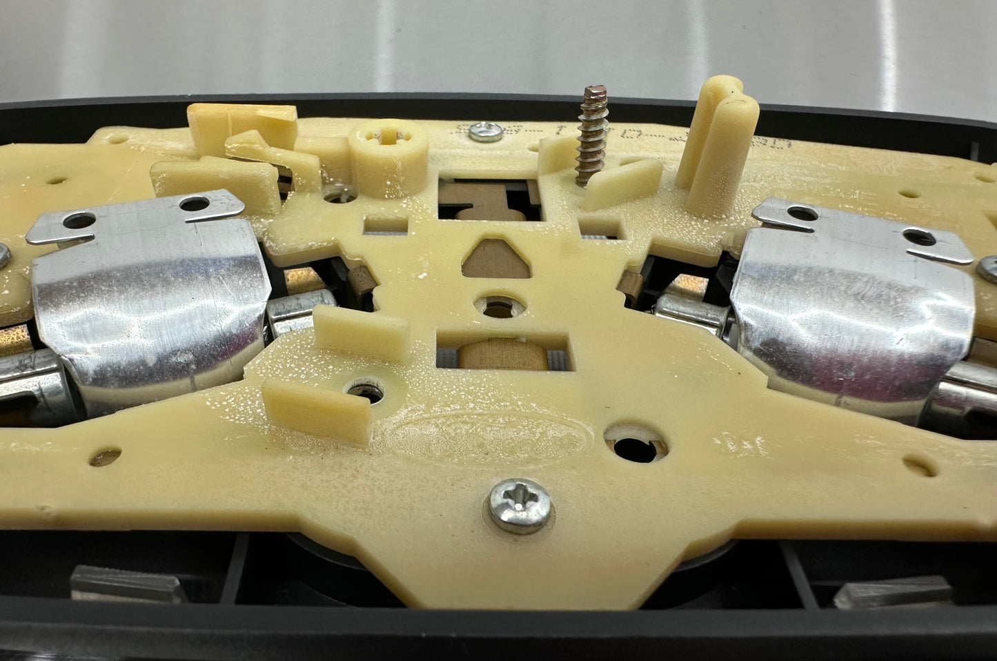 99-04 Ford Mustang Interior Overhead Dome Light OEM F4DB-13776-BCW, IL34-13776-AAW #01