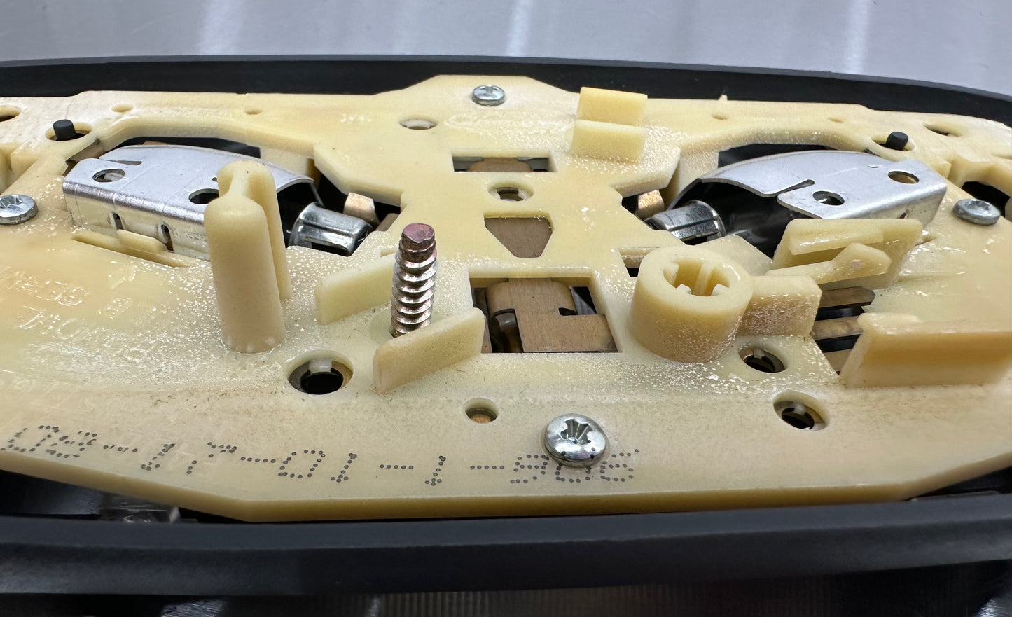 99-04 Ford Mustang Interior Overhead Dome Light OEM F4DB-13776-BCW, IL34-13776-AAW #01