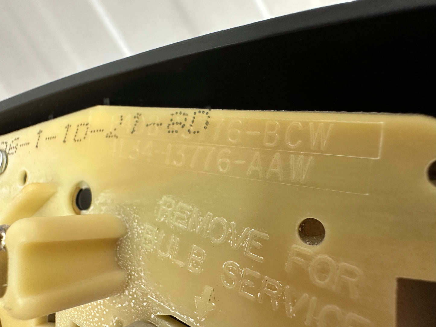 99-04 Ford Mustang Interior Overhead Dome Light OEM F4DB-13776-BCW, IL34-13776-AAW #01