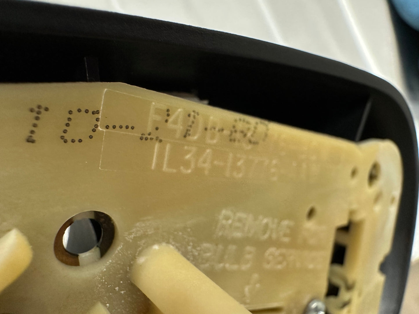 99-04 Ford Mustang Interior Overhead Dome Light OEM F4DB-13776-BCW, IL34-13776-AAW #01