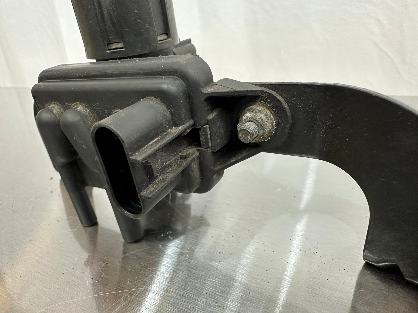 99-04 Ford Mustang Exhaust Gas Recirculation Pressure Feedback Sensor (EGR) OEM F77E-9J460-AB #01