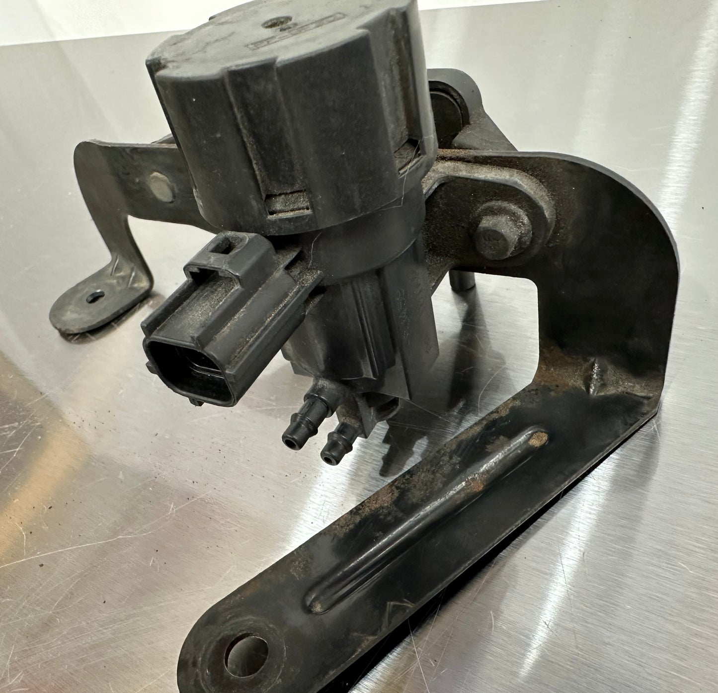 99-04 Ford Mustang Exhaust Gas Recirculation Pressure Feedback Sensor (EGR) OEM F77E-9J460-AB #01