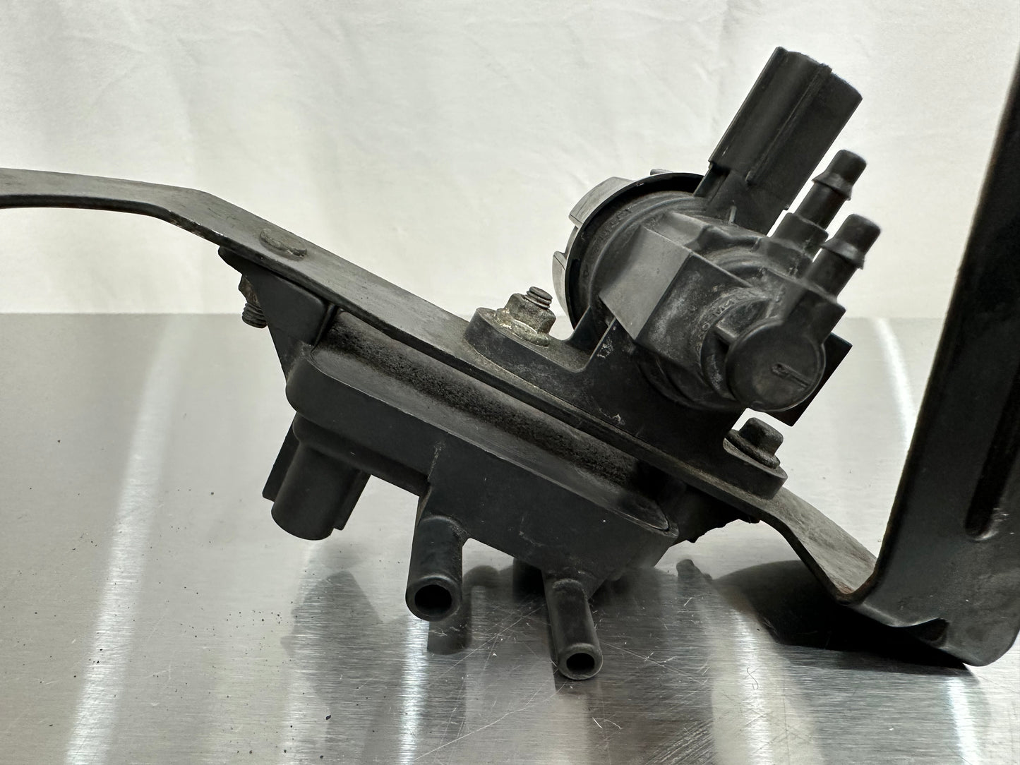 99-04 Ford Mustang Exhaust Gas Recirculation Pressure Feedback Sensor (EGR) OEM F77E-9J460-AB #01