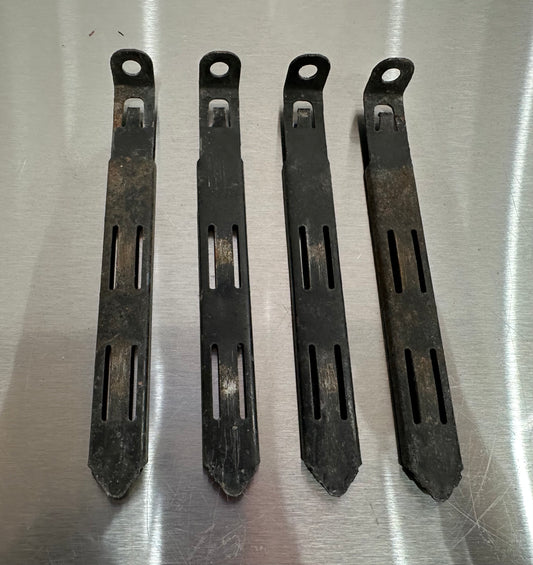 99-04 Ford Mustang Headlight Mounting Instalation Tie Down Retainer Clips OEM #01