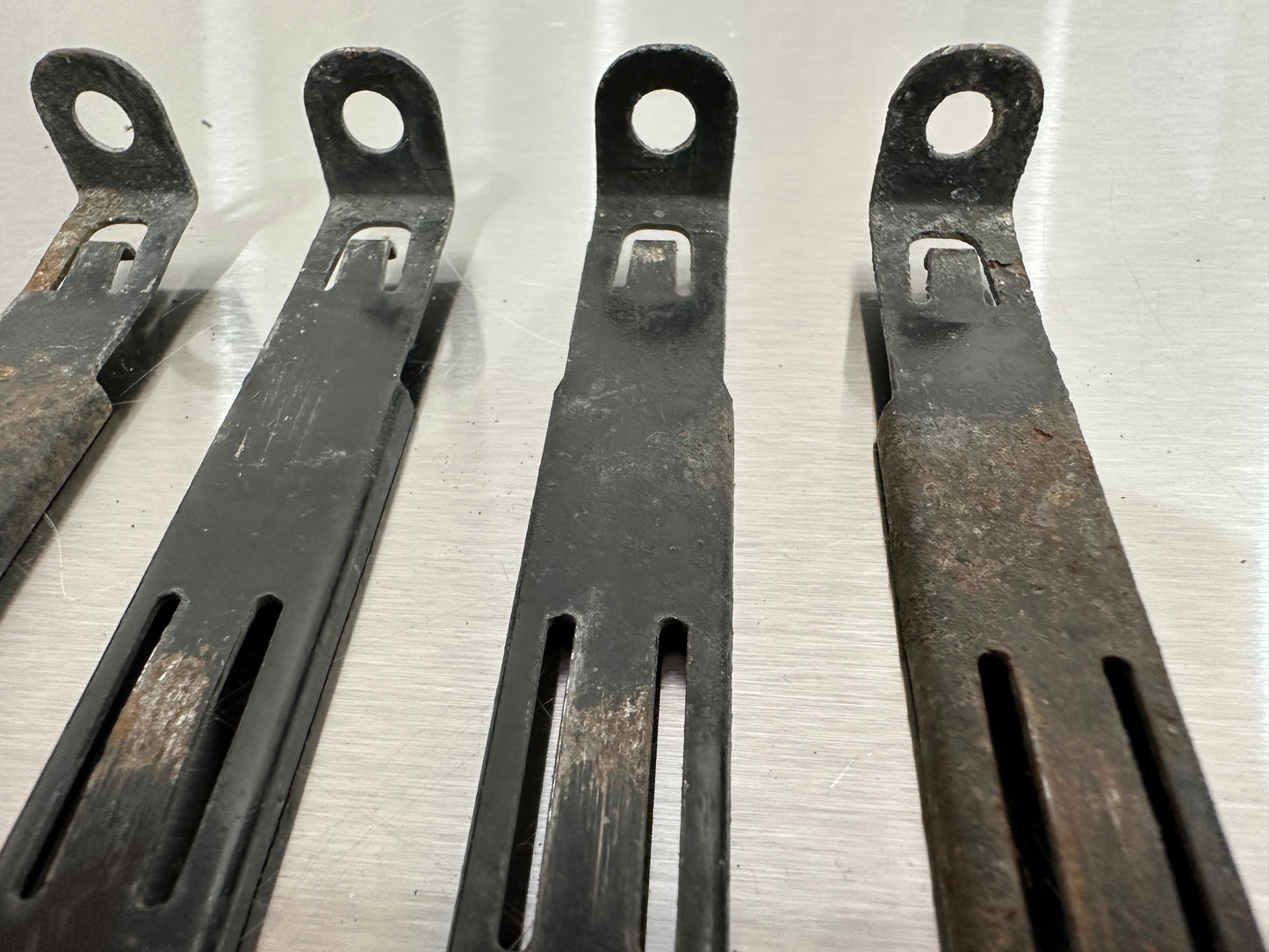 99-04 Ford Mustang Headlight Mounting Instalation Tie Down Retainer Clips OEM #01