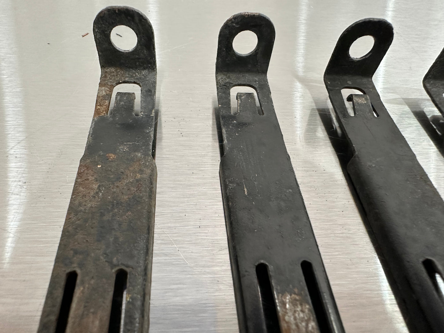 99-04 Ford Mustang Headlight Mounting Instalation Tie Down Retainer Clips OEM #01