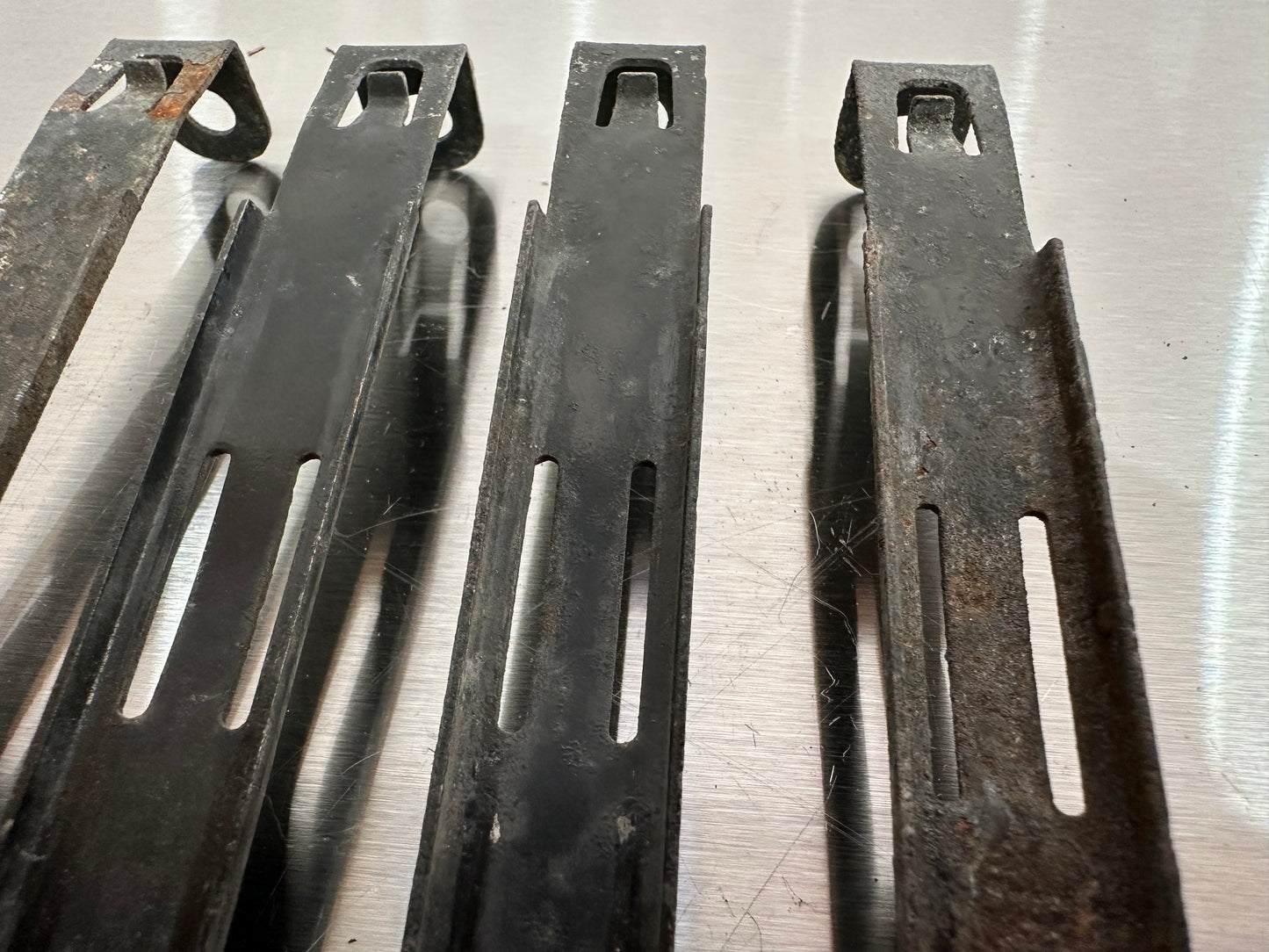 99-04 Ford Mustang Headlight Mounting Instalation Tie Down Retainer Clips OEM #01