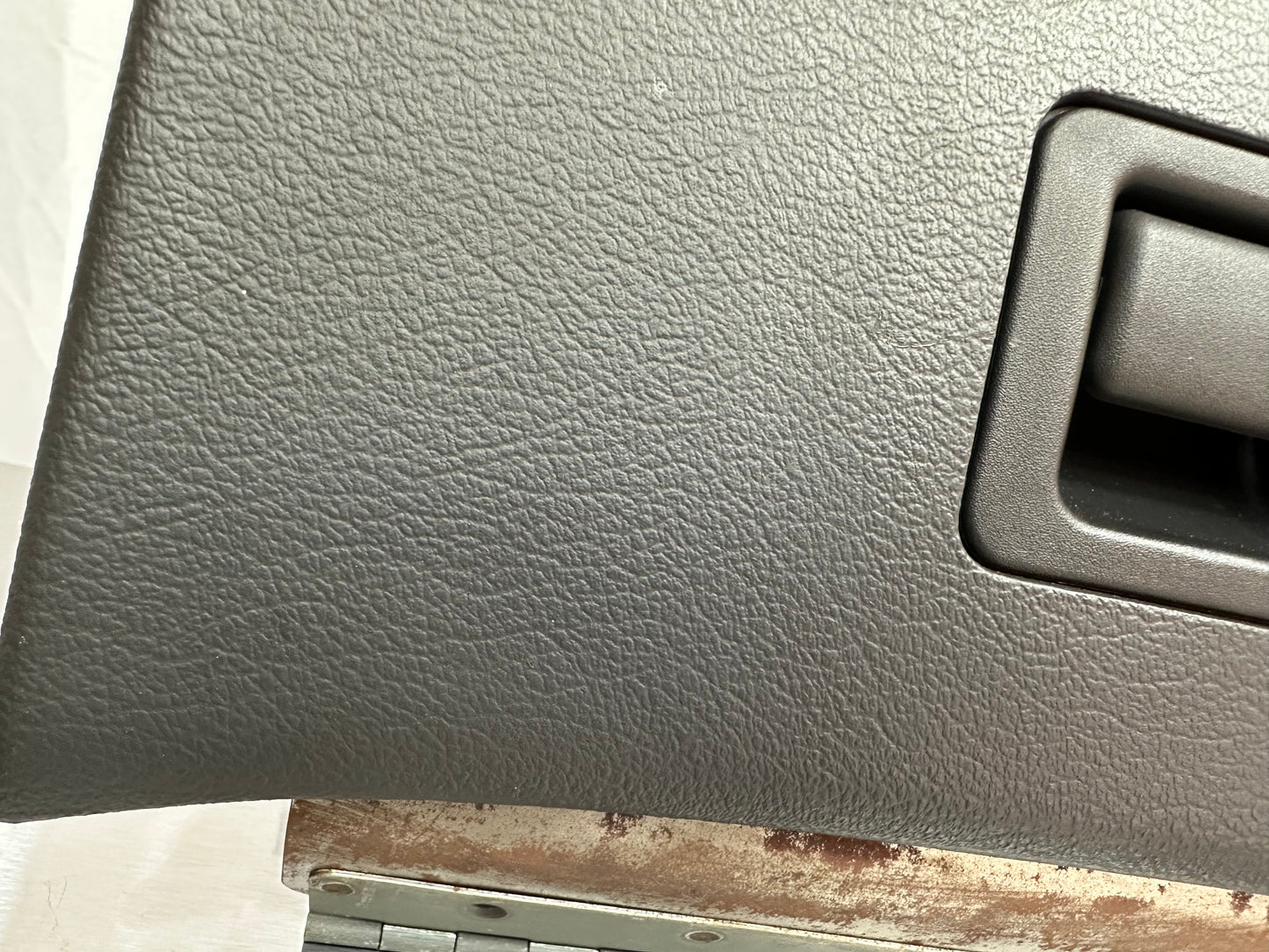 99-04 Ford Mustang Glove Box Compartment Storage OEM #01