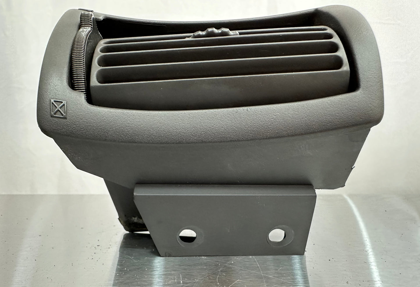 99-04 Ford Mustang Dashboard Register AC/Heat Vent LH OEM F4ZH-19C7696-681 #01