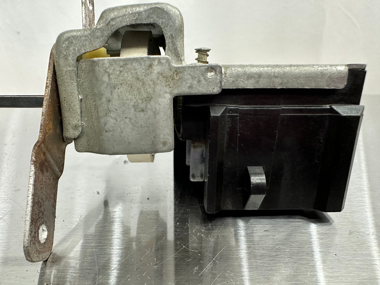 99-04 Ford Mustang Headlight Switch OEM F0UB-11654-AA #01