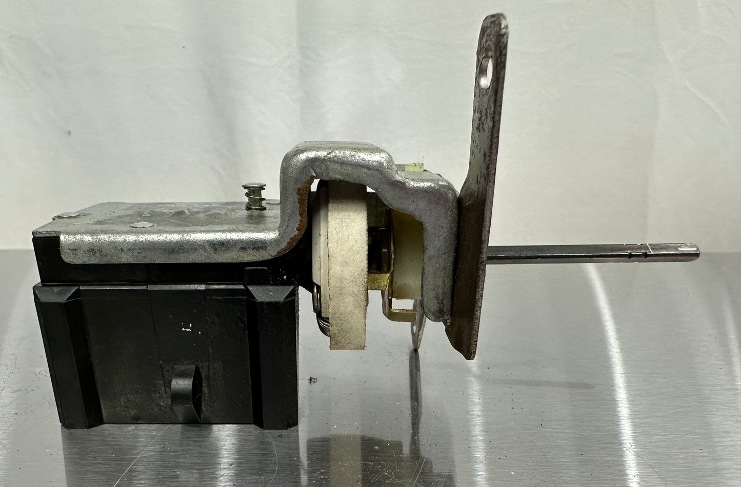 99-04 Ford Mustang Headlight Switch OEM F0UB-11654-AA #01