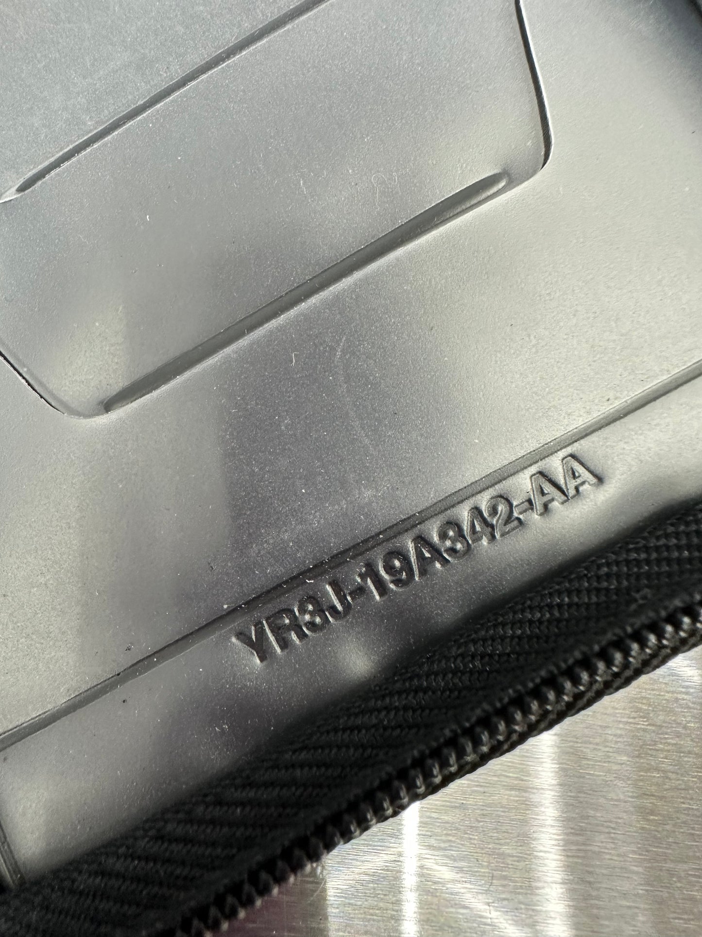 01 Ford Mustang Owners Manual Operators User Guide W/ Zipper Pouch OEM 1R3J-19A321-AC, YR3J-19A342-AA #01