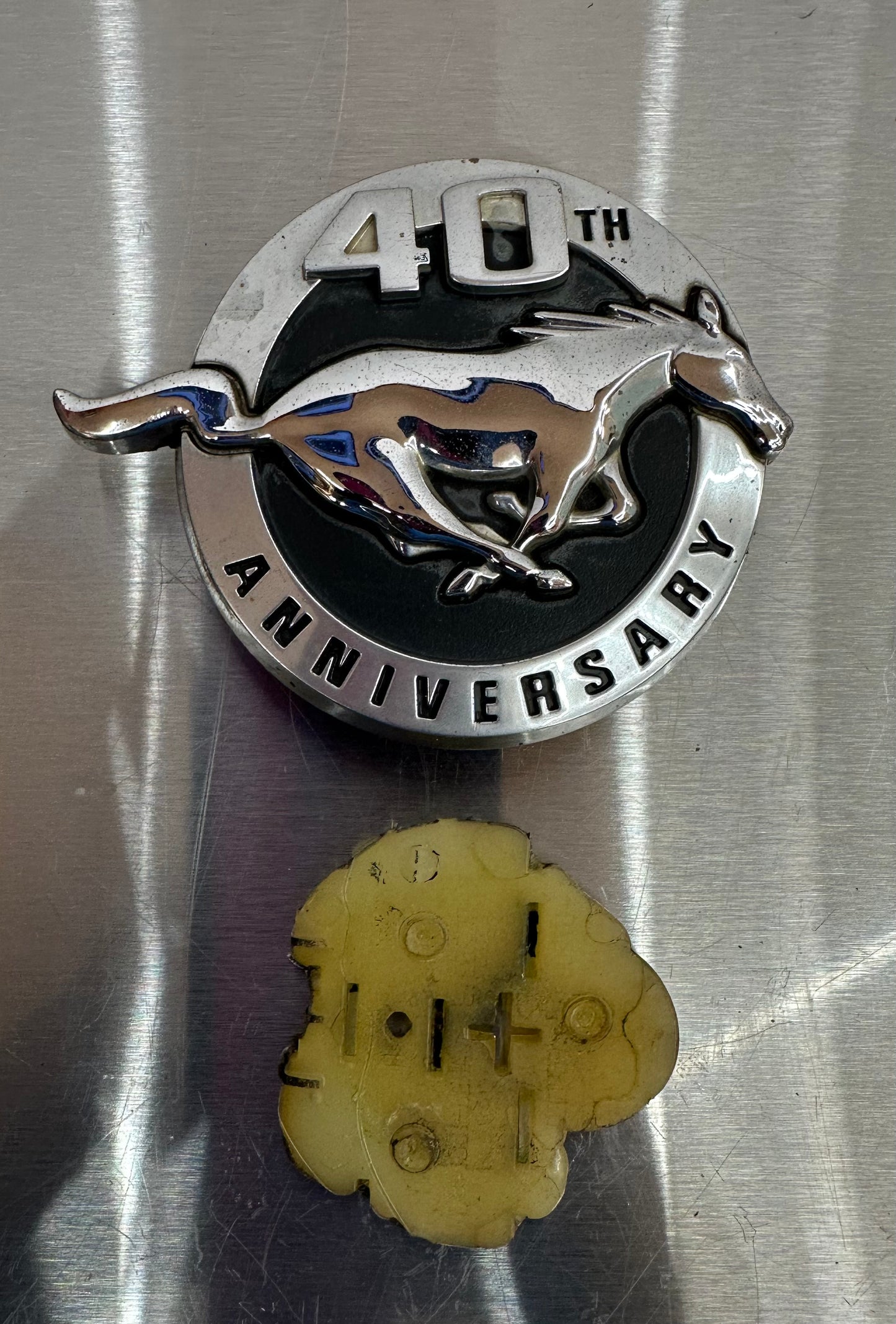 04 Ford Mustang 40th Anniversary Fender Emblem RH Passenger 4R3J-16C148-AB #02