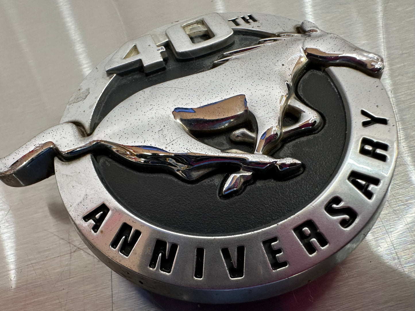 04 Ford Mustang 40th Anniversary Fender Emblem RH Passenger 4R3J-16C148-AB #02