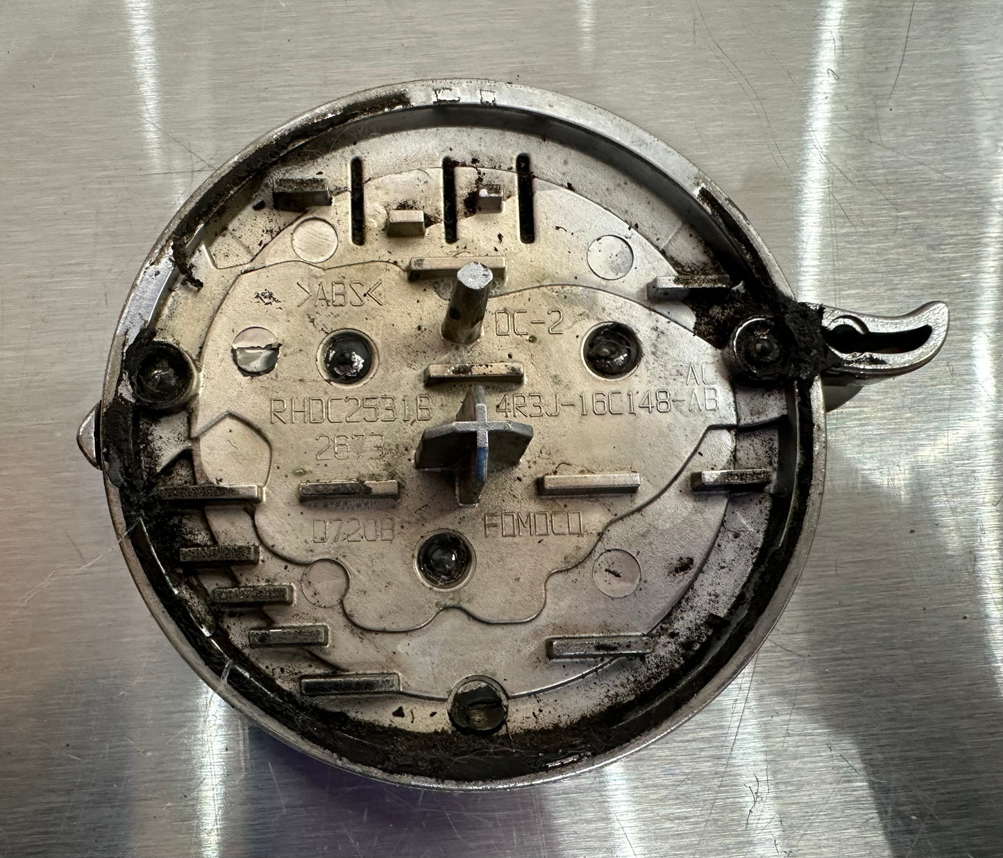 04 Ford Mustang 40th Anniversary Fender Emblem RH Passenger 4R3J-16C148-AB #02