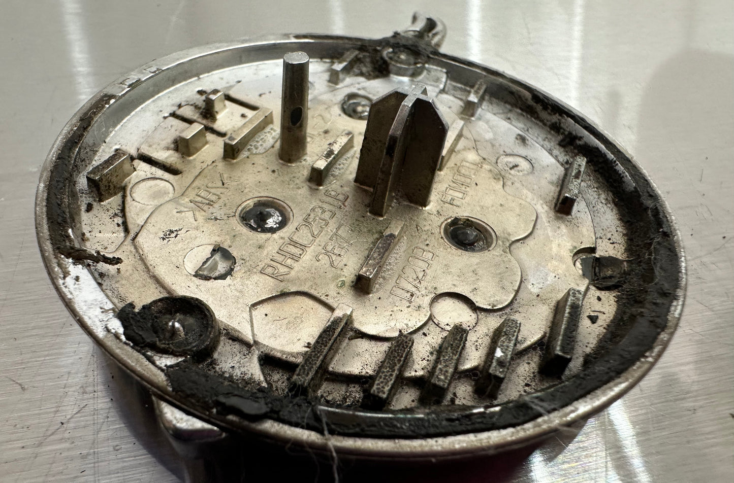 04 Ford Mustang 40th Anniversary Fender Emblem RH Passenger 4R3J-16C148-AB #02