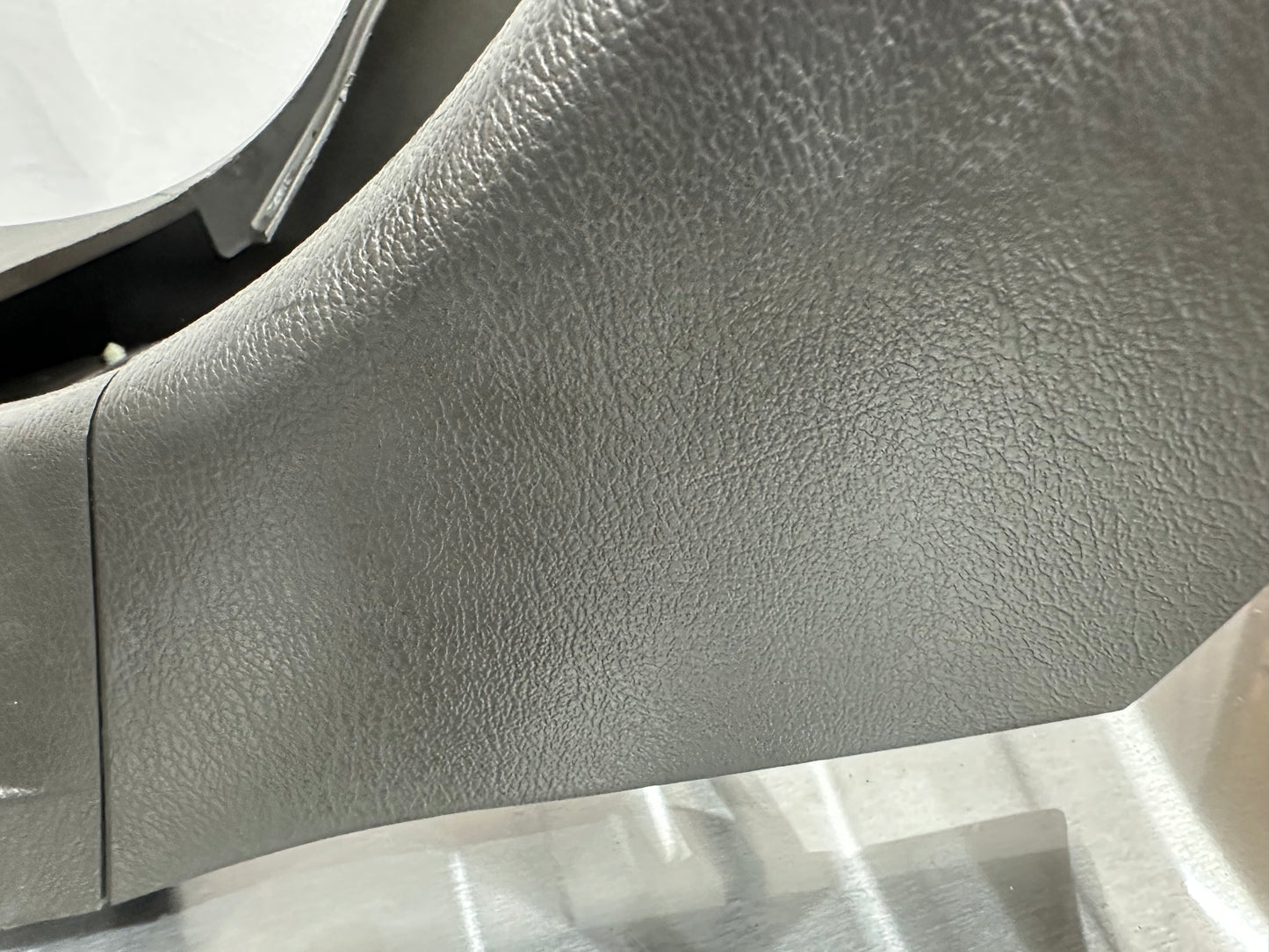 99-04 Ford Mustang Center Console Arm Rest W/ Storage W/ Emergency Brake Boot OEM 1R3X-63045A06, 1R3X-6304B90-AB, 1R3X-63061A78-CAV, 1R33-14B079-AD #01