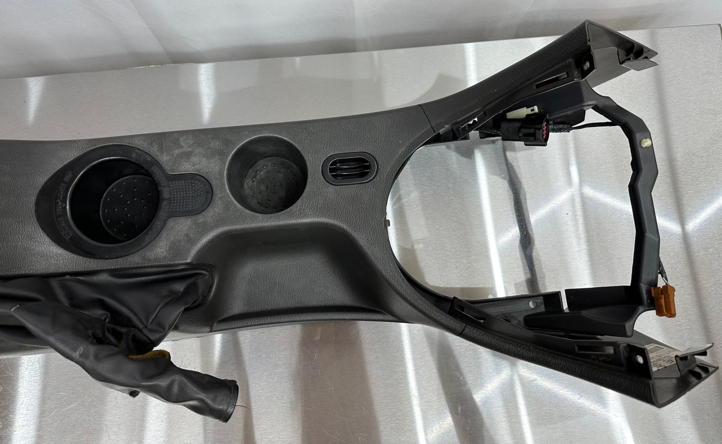 99-04 Ford Mustang Center Console Arm Rest W/ Storage W/ Emergency Brake Boot OEM 1R3X-63045A06, 1R3X-6304B90-AB, 1R3X-63061A78-CAV, 1R33-14B079-AD #01