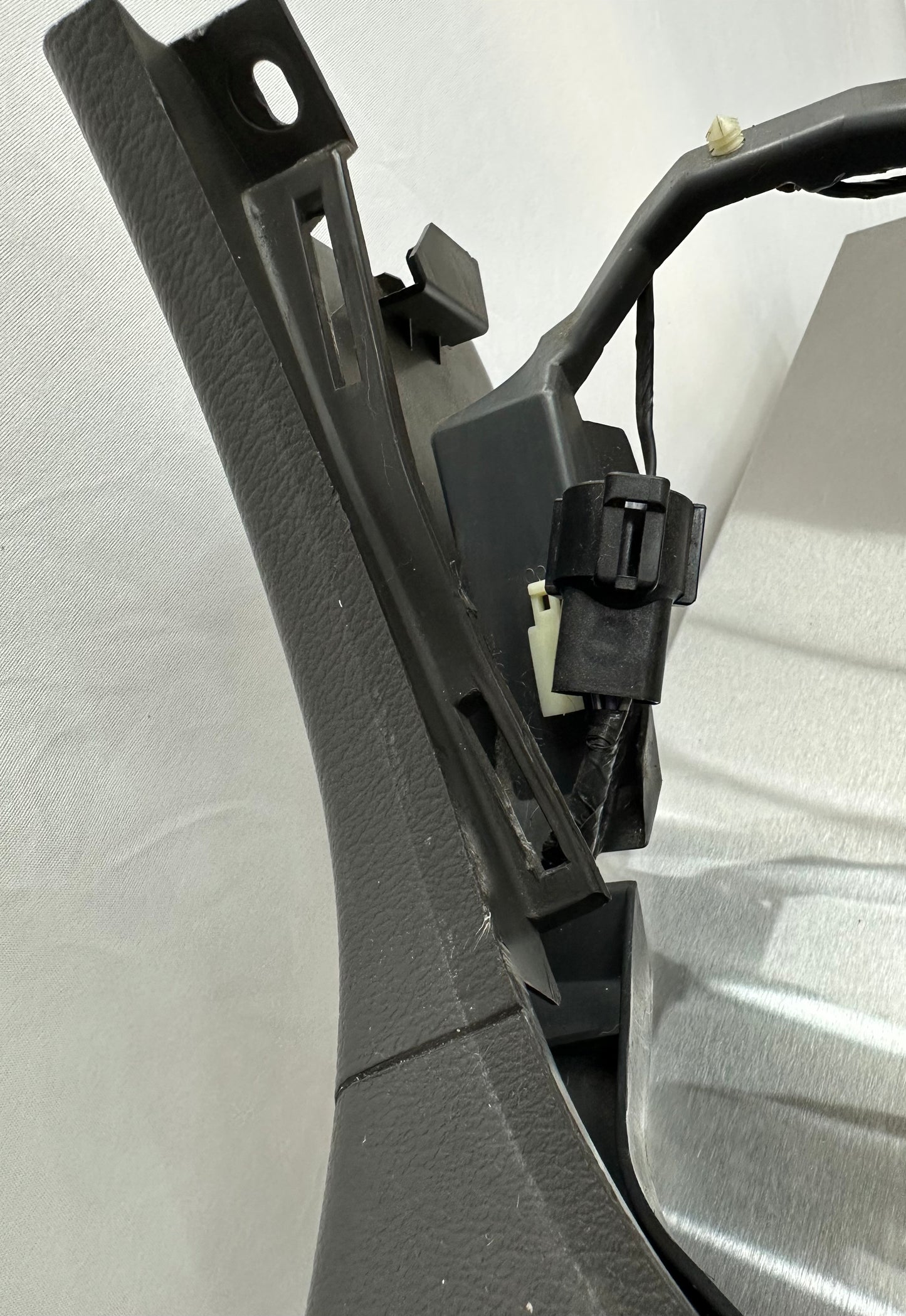 99-04 Ford Mustang Center Console Arm Rest W/ Storage W/ Emergency Brake Boot OEM 1R3X-63045A06, 1R3X-6304B90-AB, 1R3X-63061A78-CAV, 1R33-14B079-AD #01