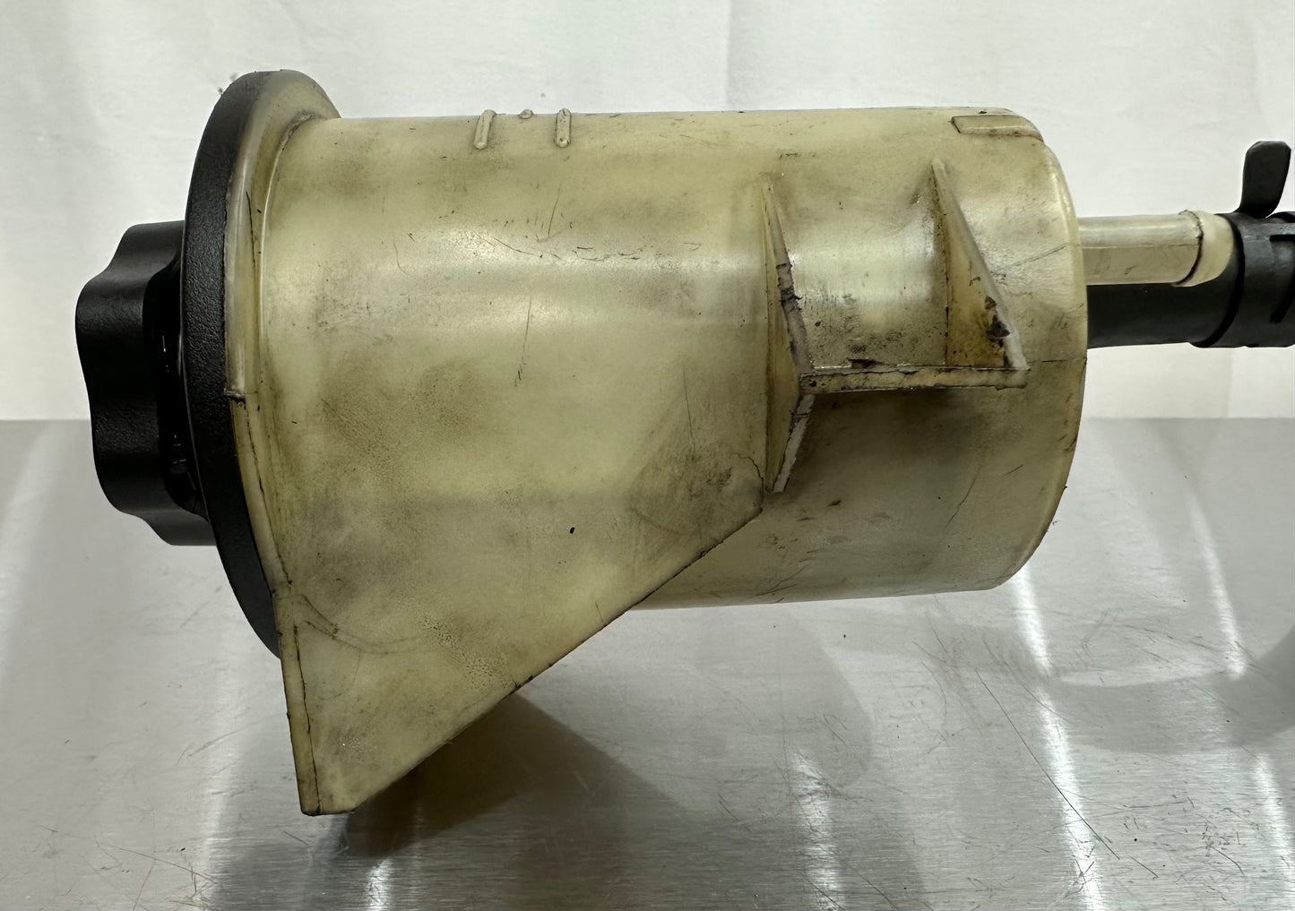 99-04 Ford Mustang Power Steering Fluid Reservoir OEM #01