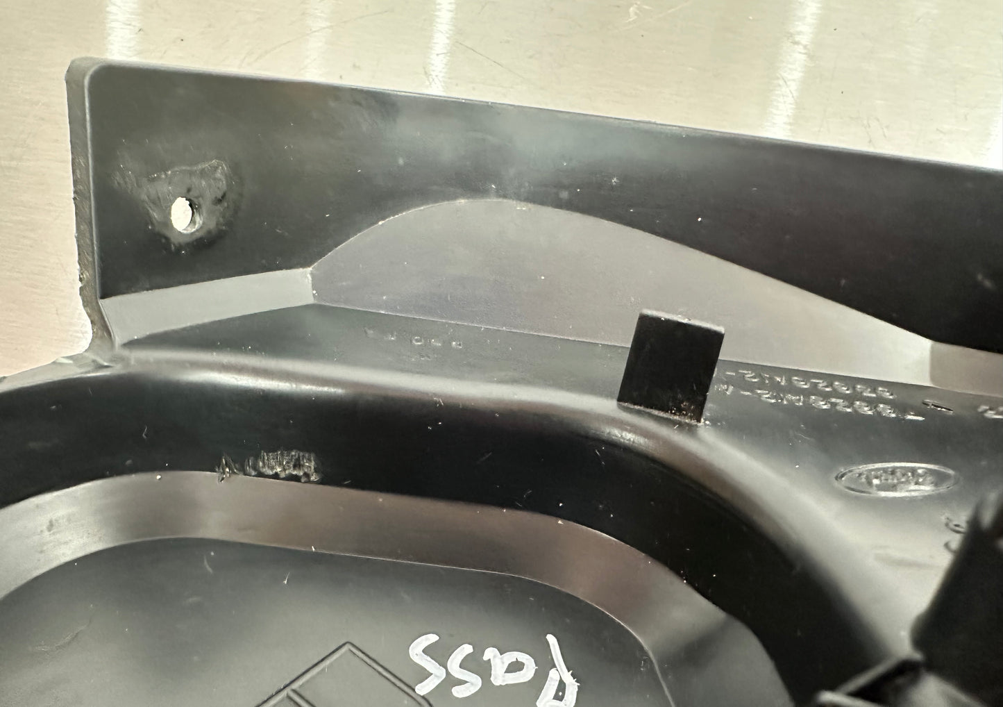 99-04 Ford Mustang Front RH Passenger Seat Hinge Cover OEM F6ZB-76626A12-AAW #B