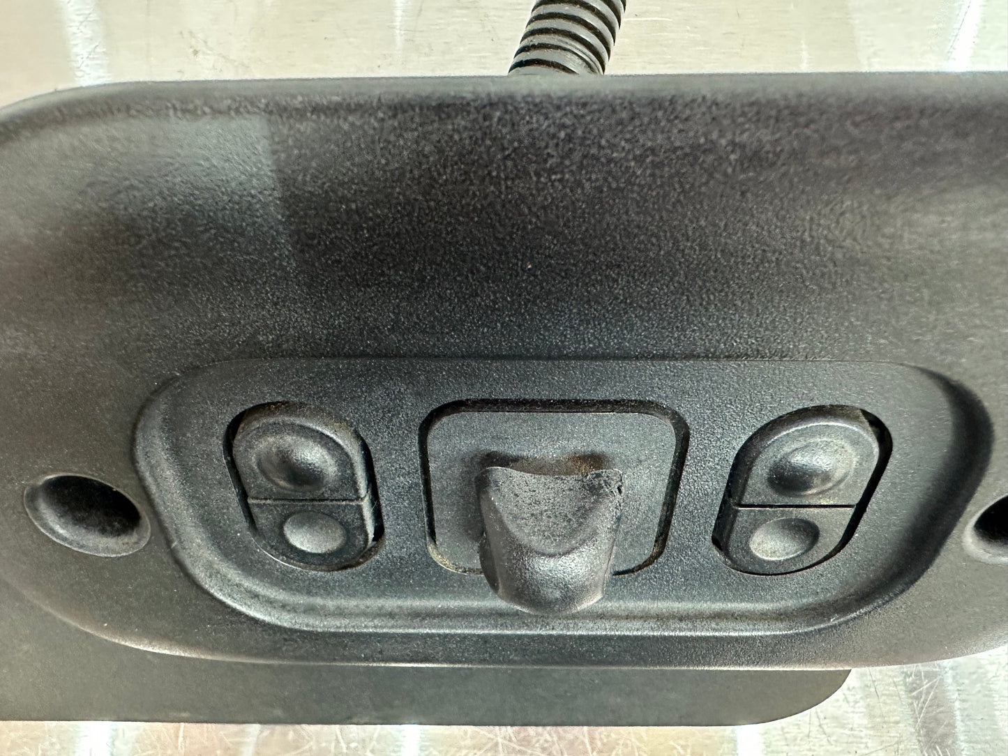 99-04 Ford Mustang Driver LH Power Seat 6-Way Control Switch Panel OEM XR3X-14A706-AAW, F5AB-14489-EA #B