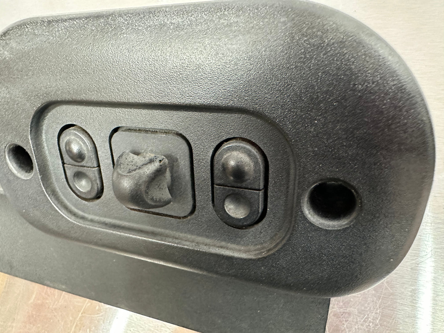 99-04 Ford Mustang Driver LH Power Seat 6-Way Control Switch Panel OEM XR3X-14A706-AAW, F5AB-14489-EA #B