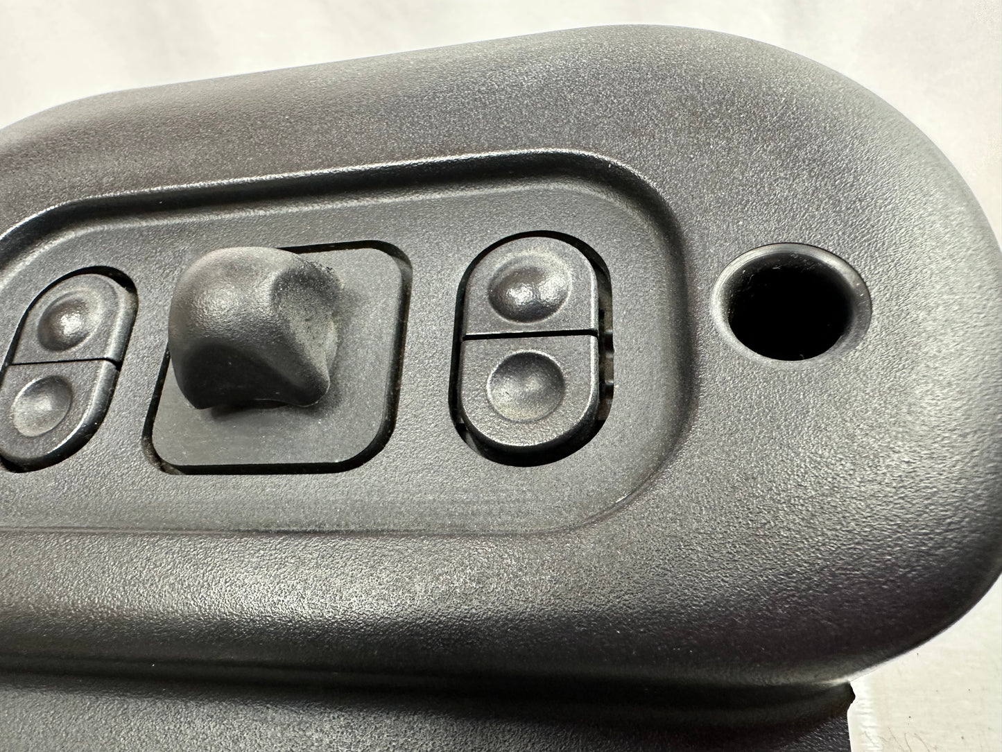 99-04 Ford Mustang Driver LH Power Seat 6-Way Control Switch Panel OEM XR3X-14A706-AAW, F5AB-14489-EA #B