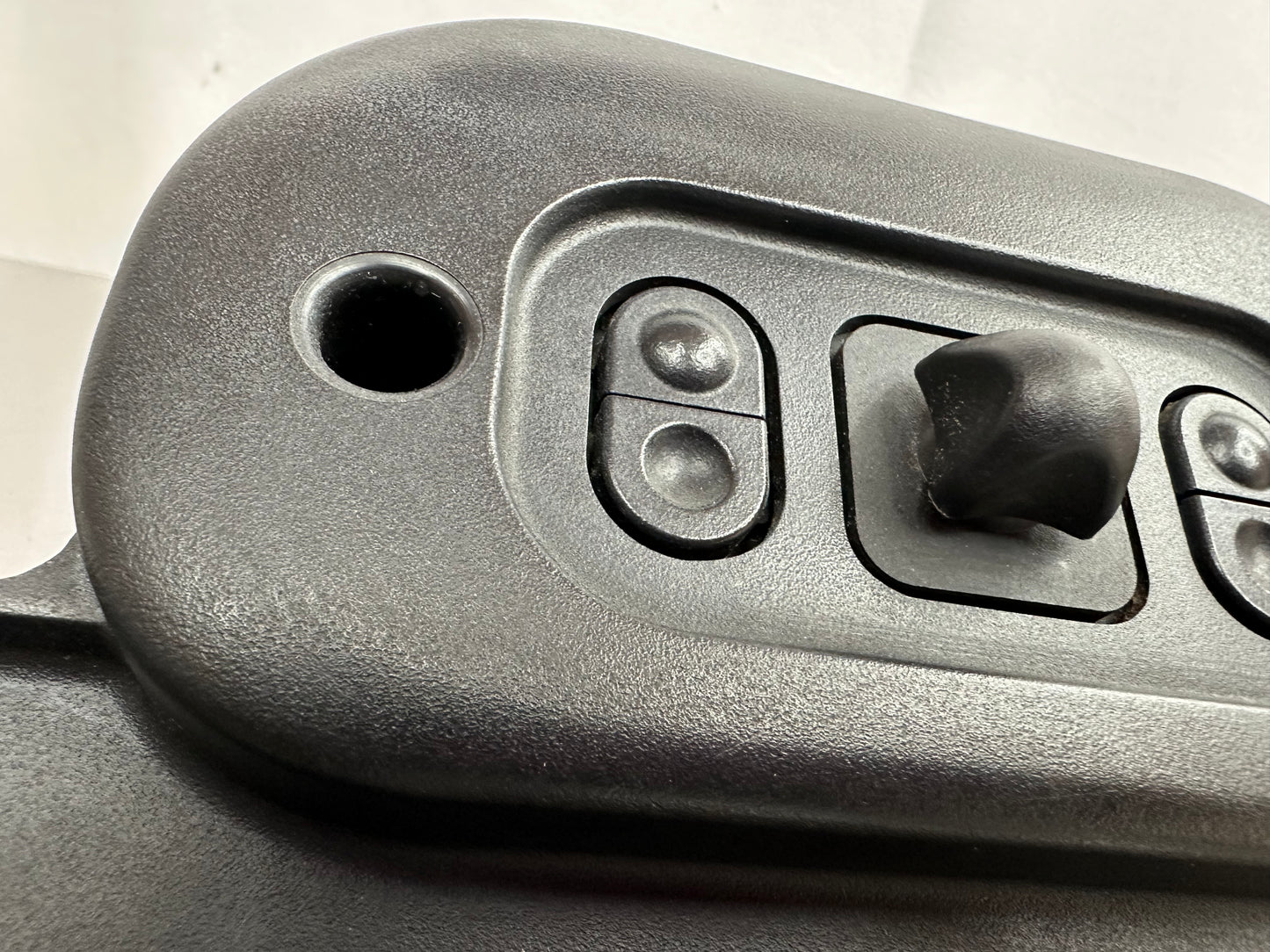 99-04 Ford Mustang Driver LH Power Seat 6-Way Control Switch Panel OEM XR3X-14A706-AAW, F5AB-14489-EA #B