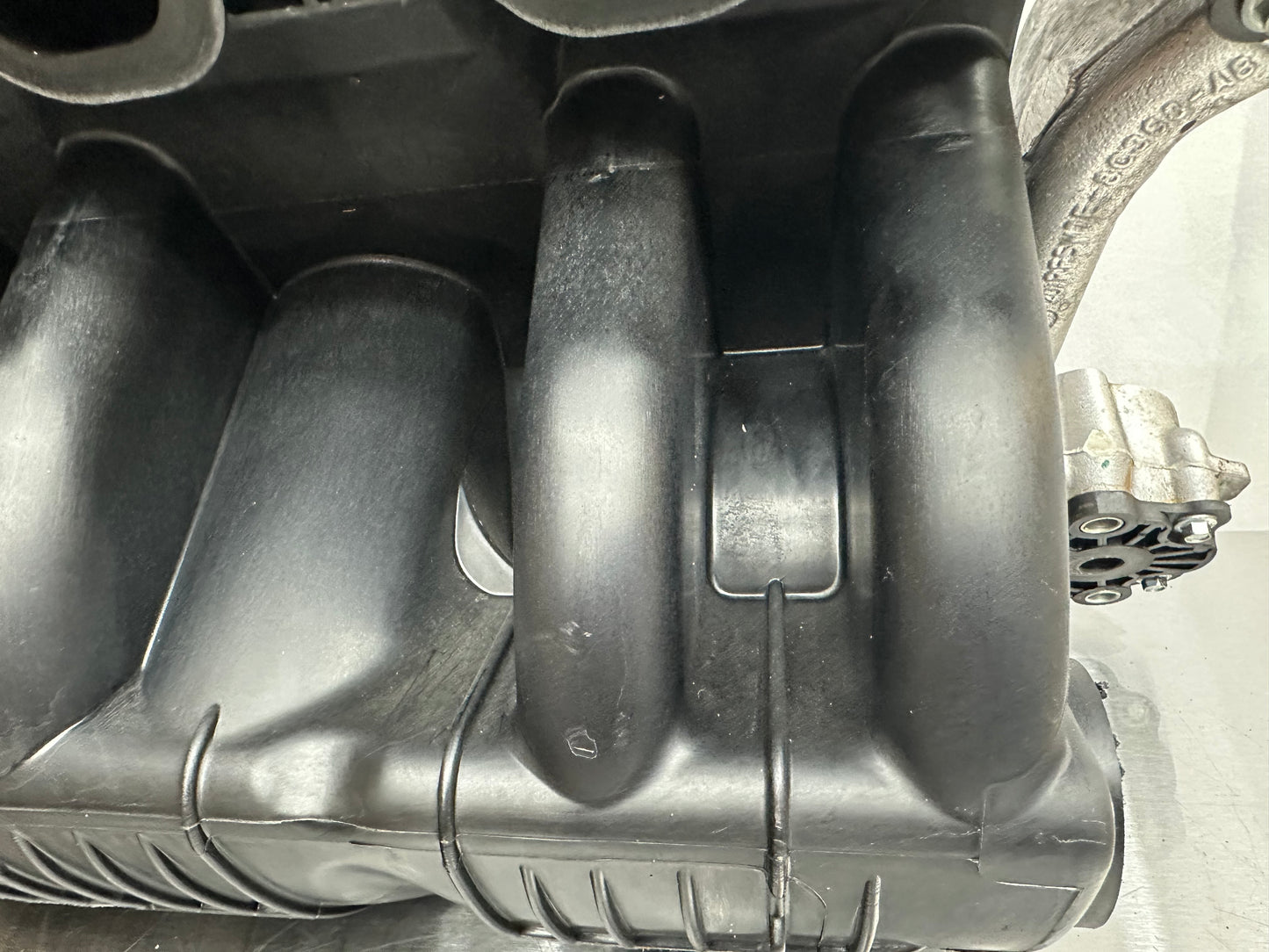 99-04 Ford Mustang Intake Manifold OEM 1W7E-9424-AB, F6ZE-8594-AB, 7L3E-8575-CA, RF5W7E-8C368-AB #01