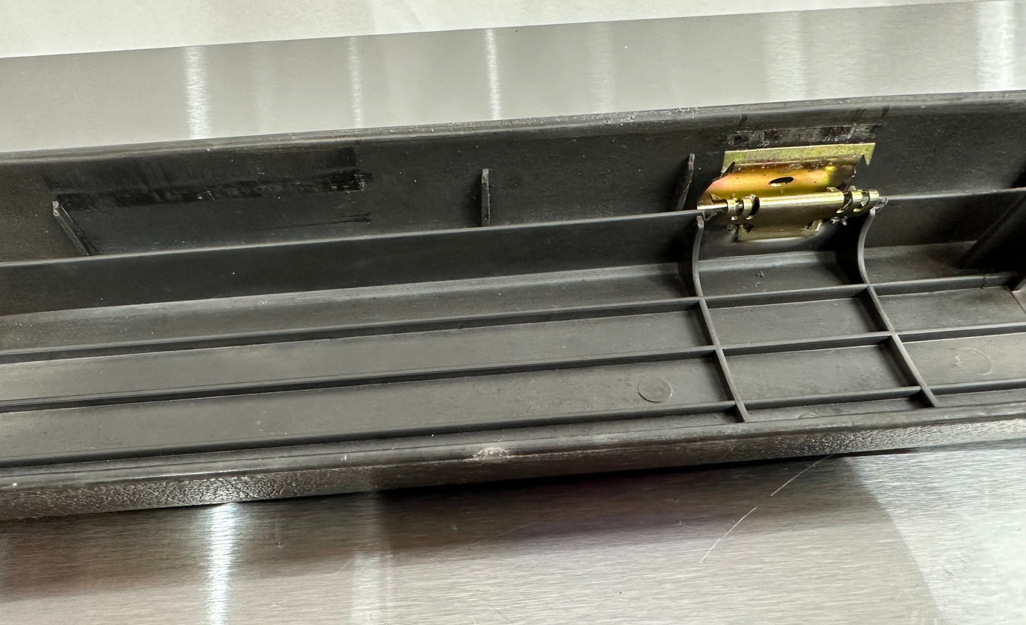 99-04 Ford Mustang Door Sill LH Driver  OEM YR33-6313201-AAW #01