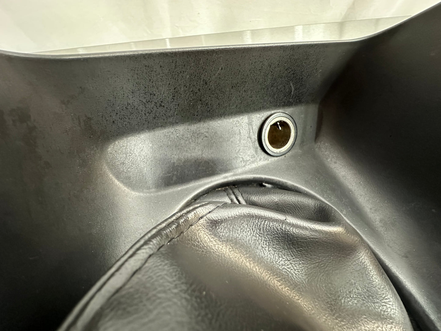 99-04 Ford Mustang Automatic Shifter Console Trim Bezel W/ 20V Cigarette Lighter OEM XR3X-6304567-AAW, 3R33-63045844-DA #01