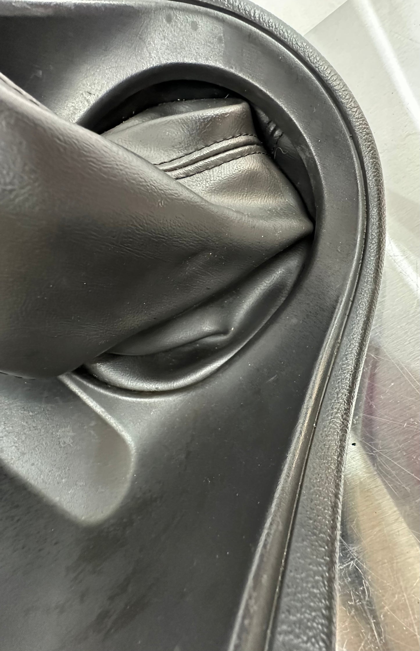 99-04 Ford Mustang Automatic Shifter Console Trim Bezel W/ 20V Cigarette Lighter OEM XR3X-6304567-AAW, 3R33-63045844-DA #01