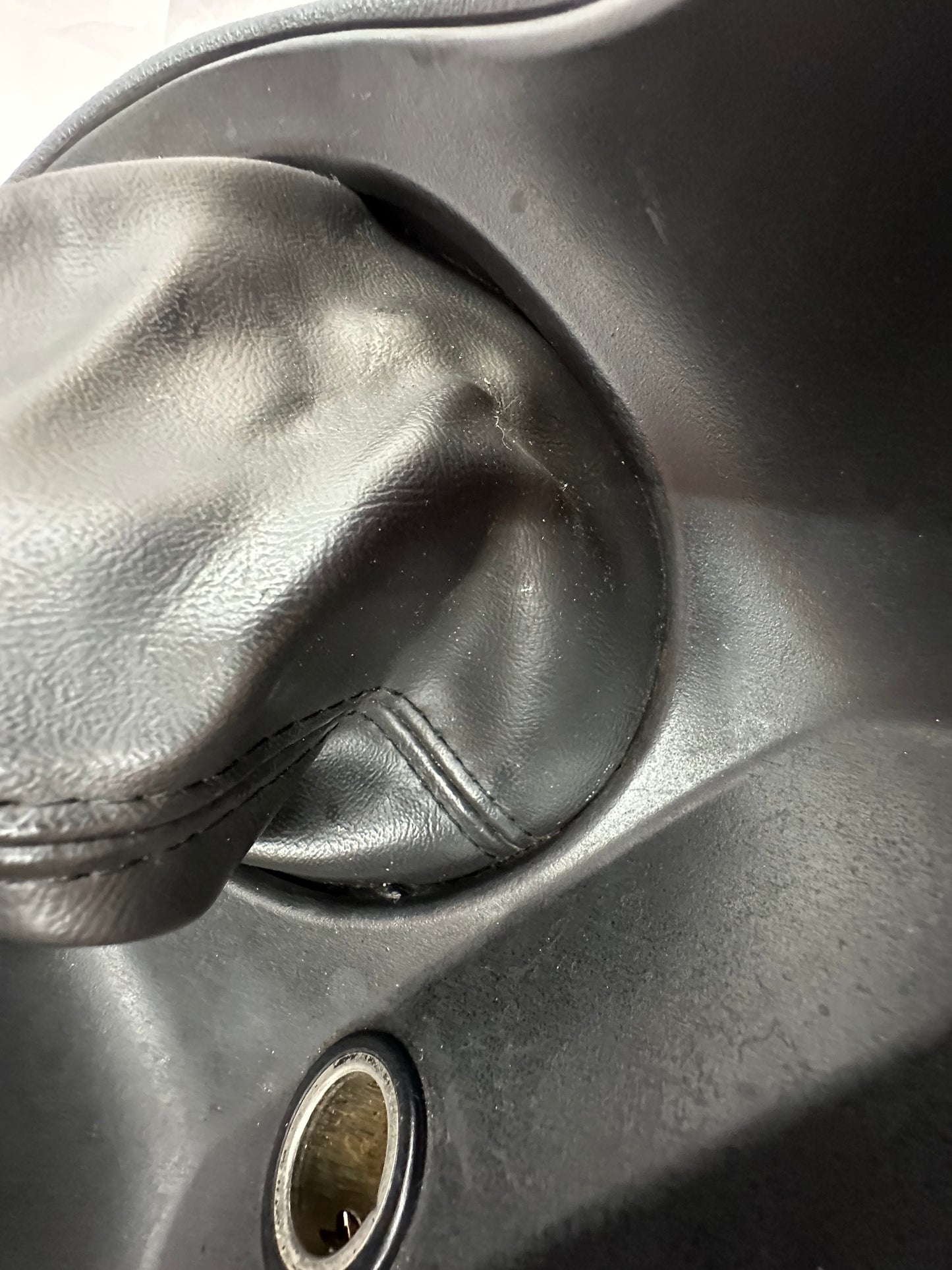 99-04 Ford Mustang Automatic Shifter Console Trim Bezel W/ 20V Cigarette Lighter OEM XR3X-6304567-AAW, 3R33-63045844-DA #01