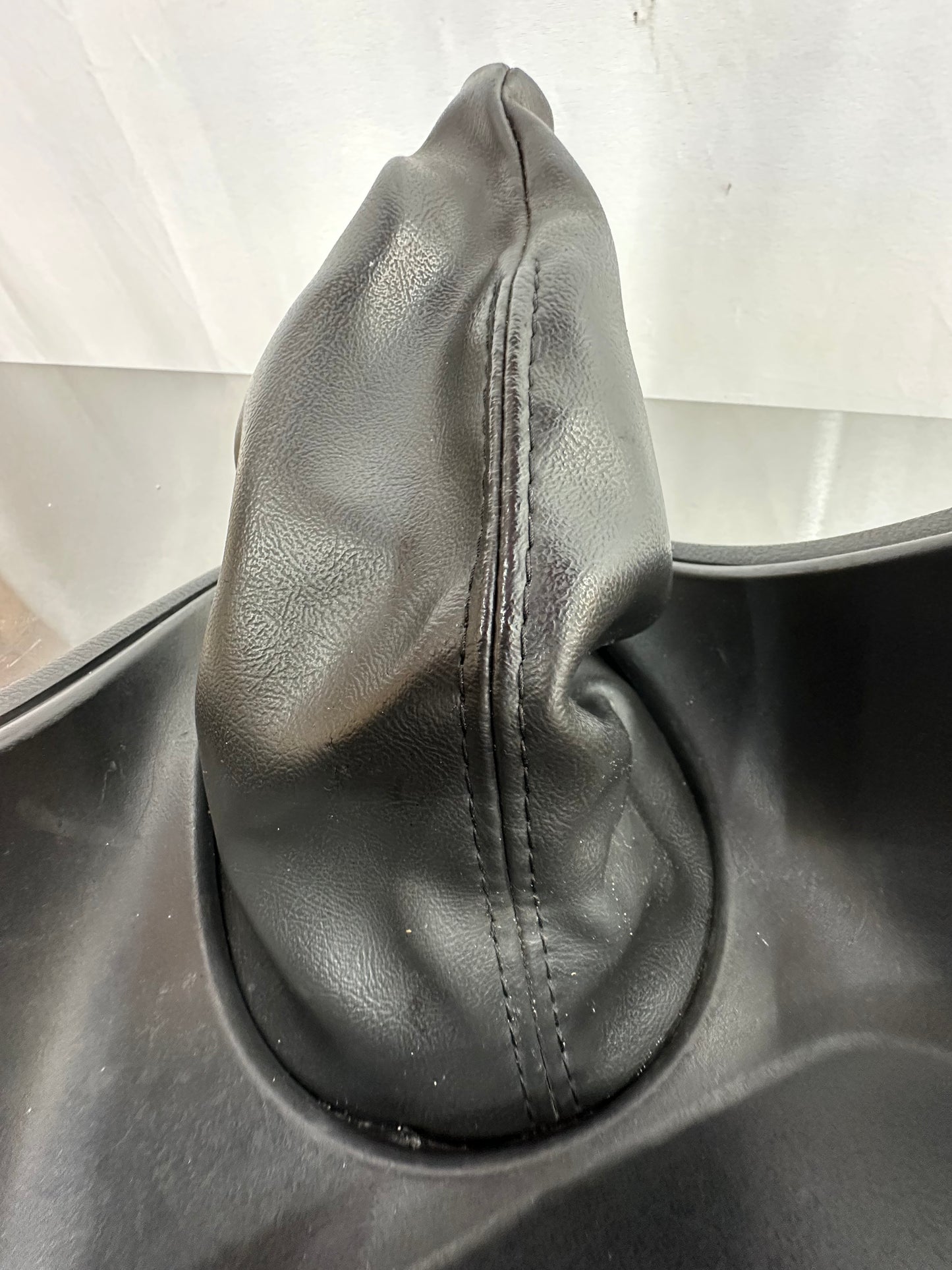 99-04 Ford Mustang Automatic Shifter Console Trim Bezel W/ 20V Cigarette Lighter OEM XR3X-6304567-AAW, 3R33-63045844-DA #01