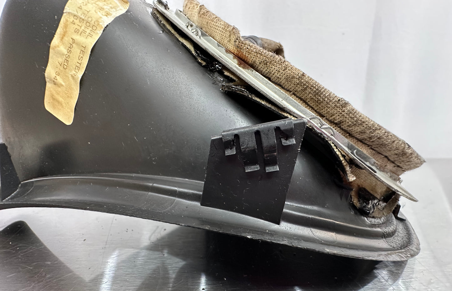 99-04 Ford Mustang Automatic Shifter Console Trim Bezel W/ 20V Cigarette Lighter OEM XR3X-6304567-AAW, 3R33-63045844-DA #01