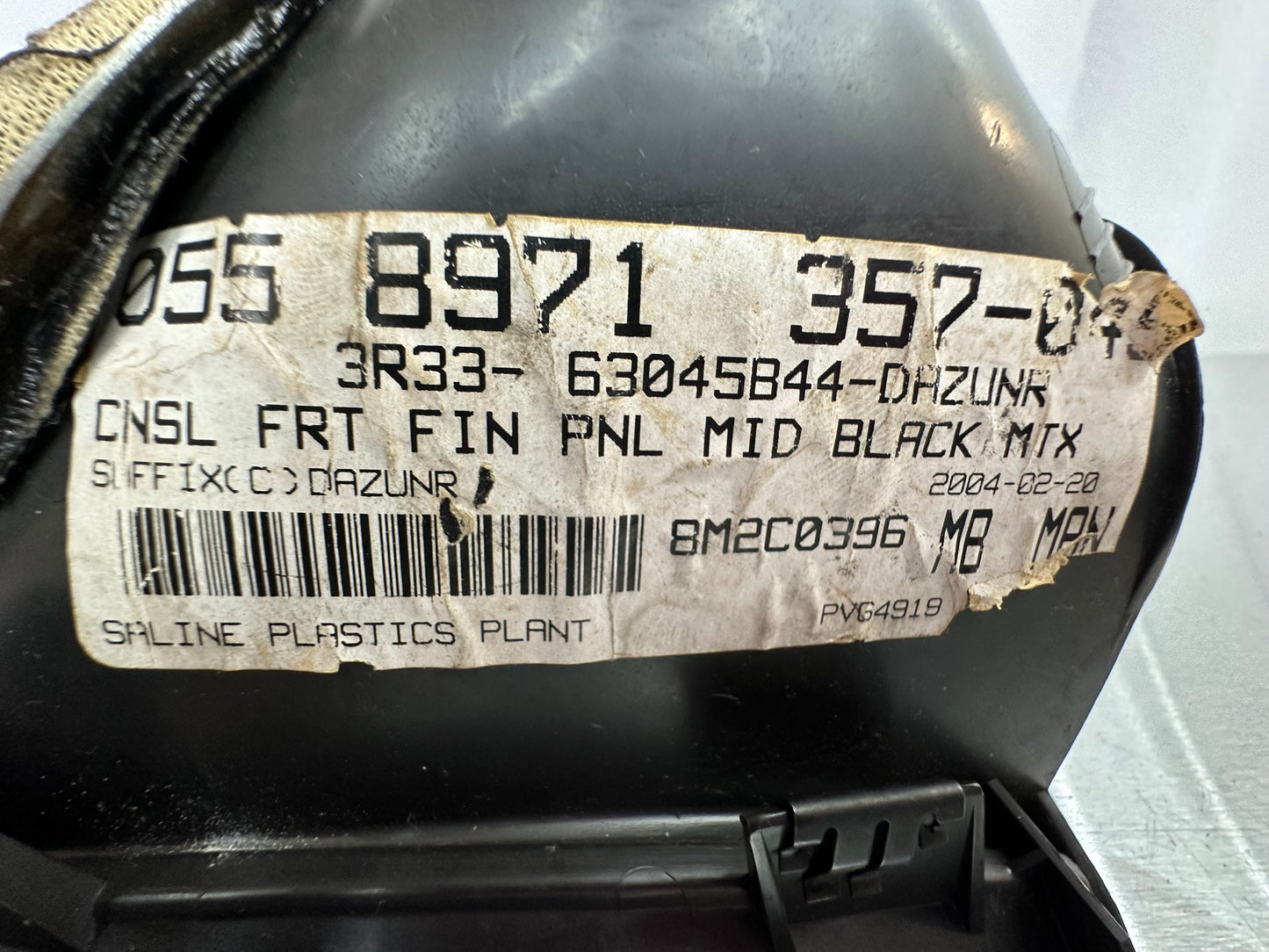 99-04 Ford Mustang Automatic Shifter Console Trim Bezel W/ 20V Cigarette Lighter OEM XR3X-6304567-AAW, 3R33-63045844-DA #01