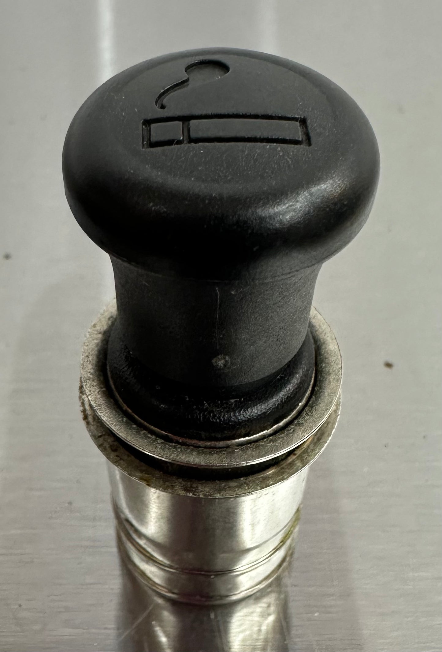 99-04 Ford Mustang Automatic Shifter Console Trim Bezel W/ 20V Cigarette Lighter OEM XR3X-6304567-AAW, 3R33-63045844-DA #01