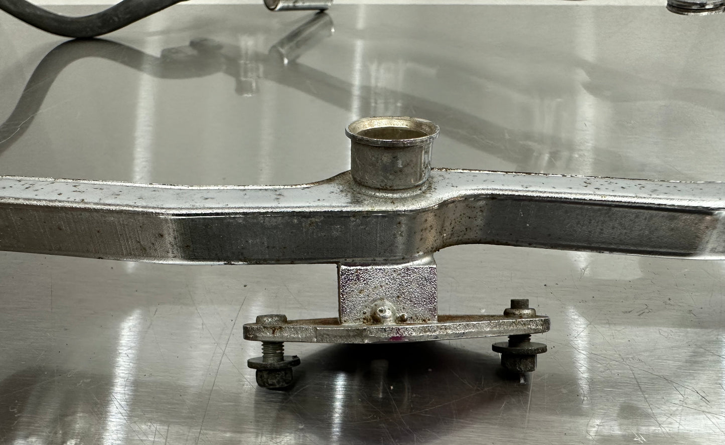 99-04 Ford Mustang Fuel Rail OEM XR3E-9F782-HD #01