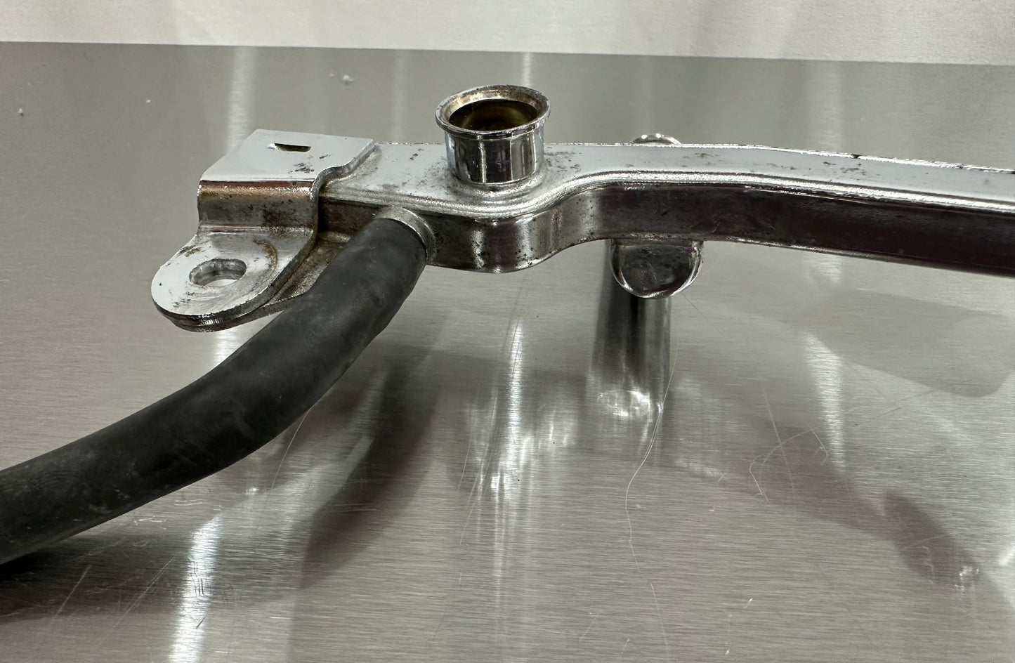 99-04 Ford Mustang Fuel Rail OEM XR3E-9F782-HD #01