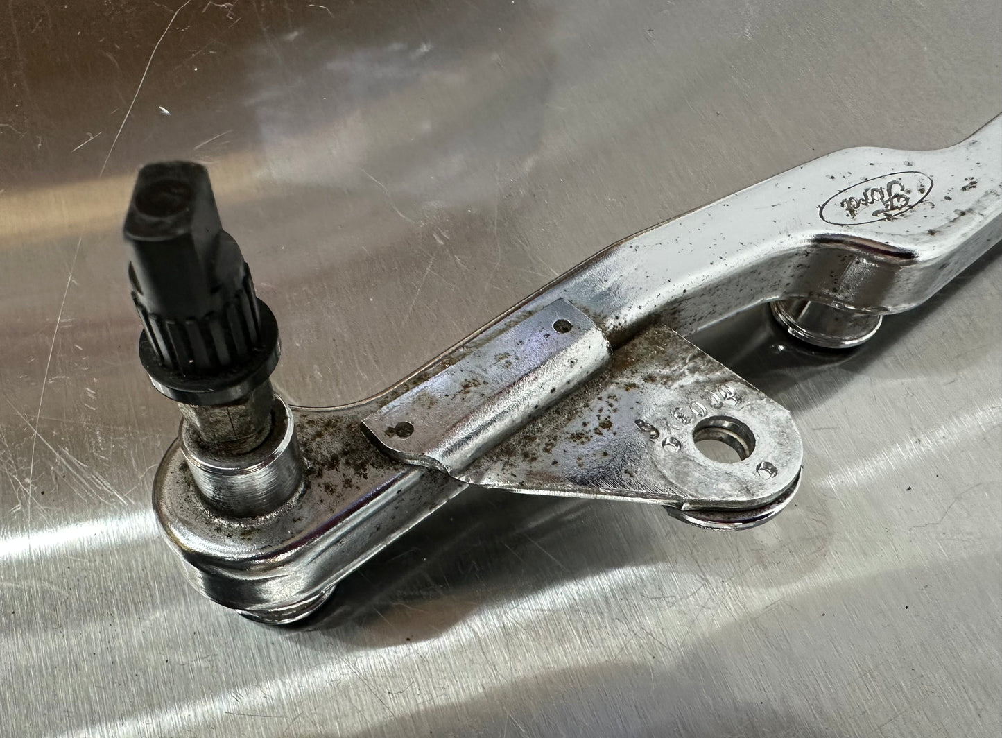 99-04 Ford Mustang Fuel Rail OEM XR3E-9F782-HD #01