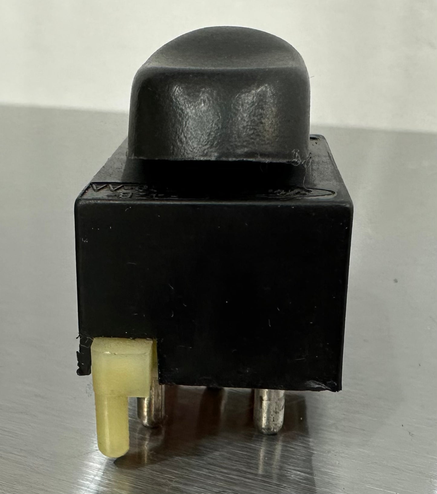 99-04 Ford Mustang Power Window Switch Button OEM F4ZB-14529-AA #02