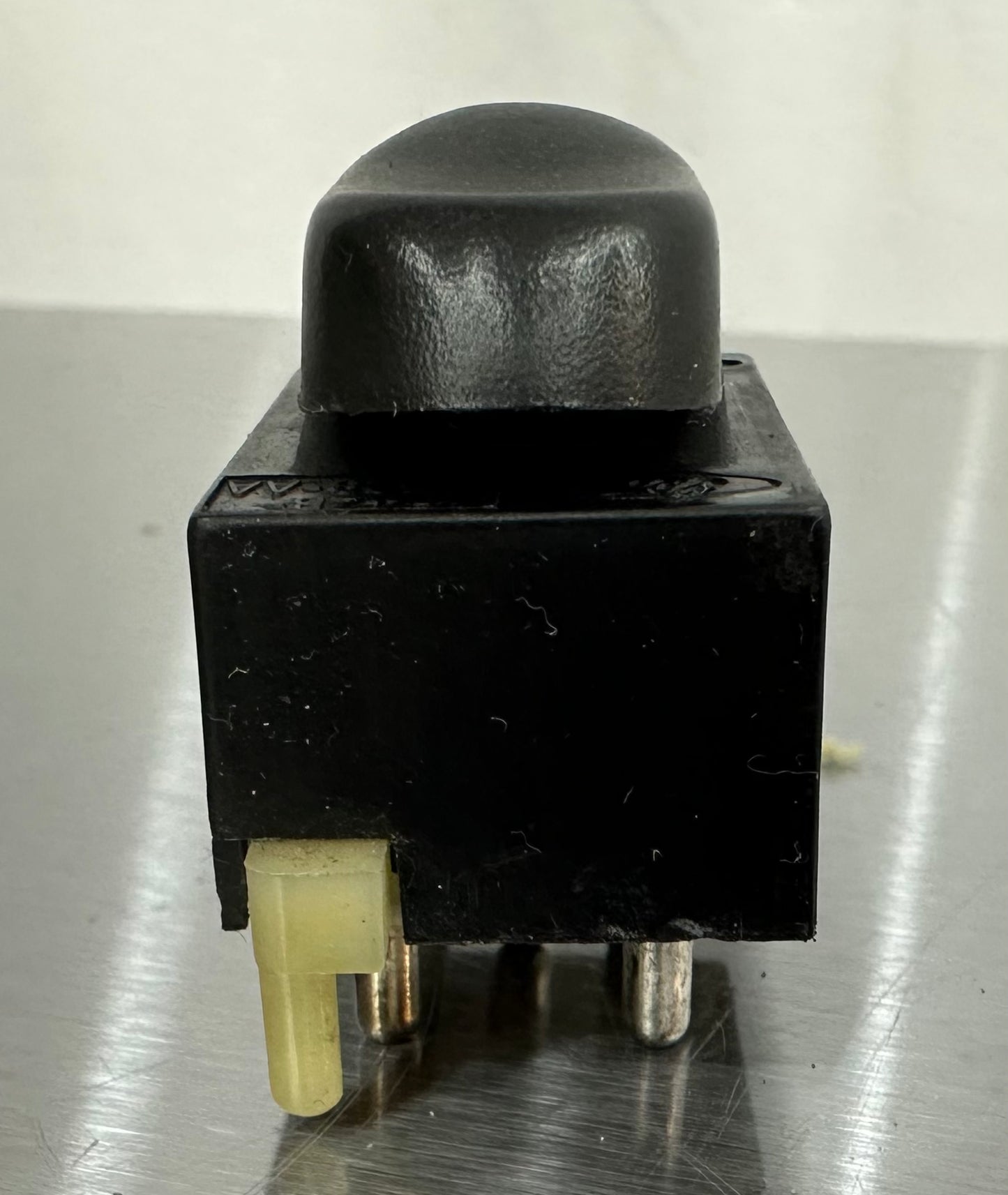 99-04 Ford Mustang Power Window Switch Button OEM F4ZB-14529-AA #02