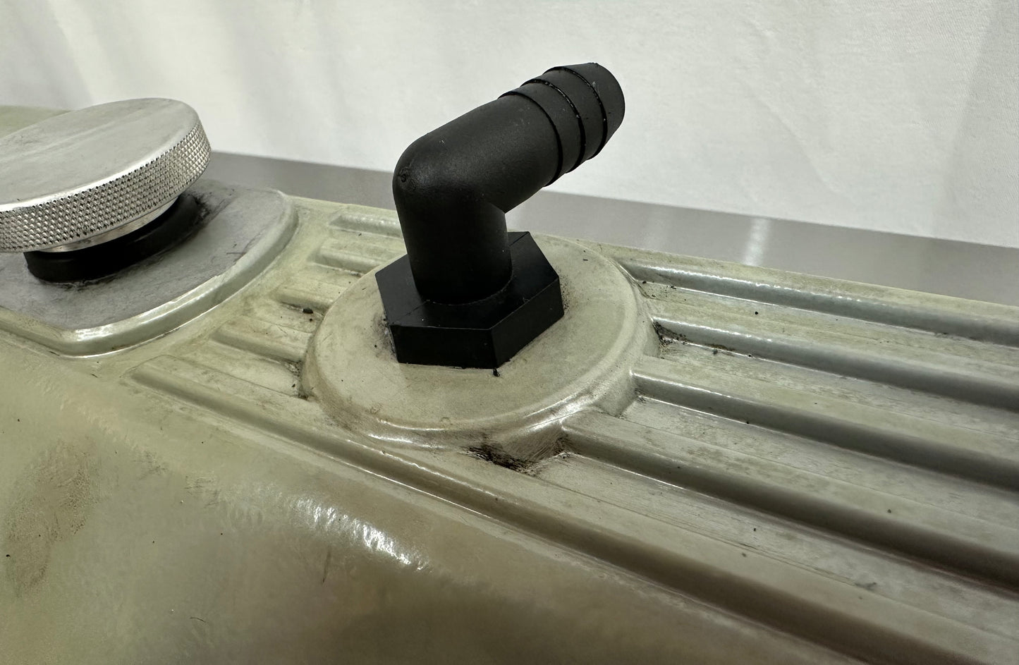 99-04 Ford Mustang Trick Flow Valve Covers W/ Bolts Aftermarket #YB