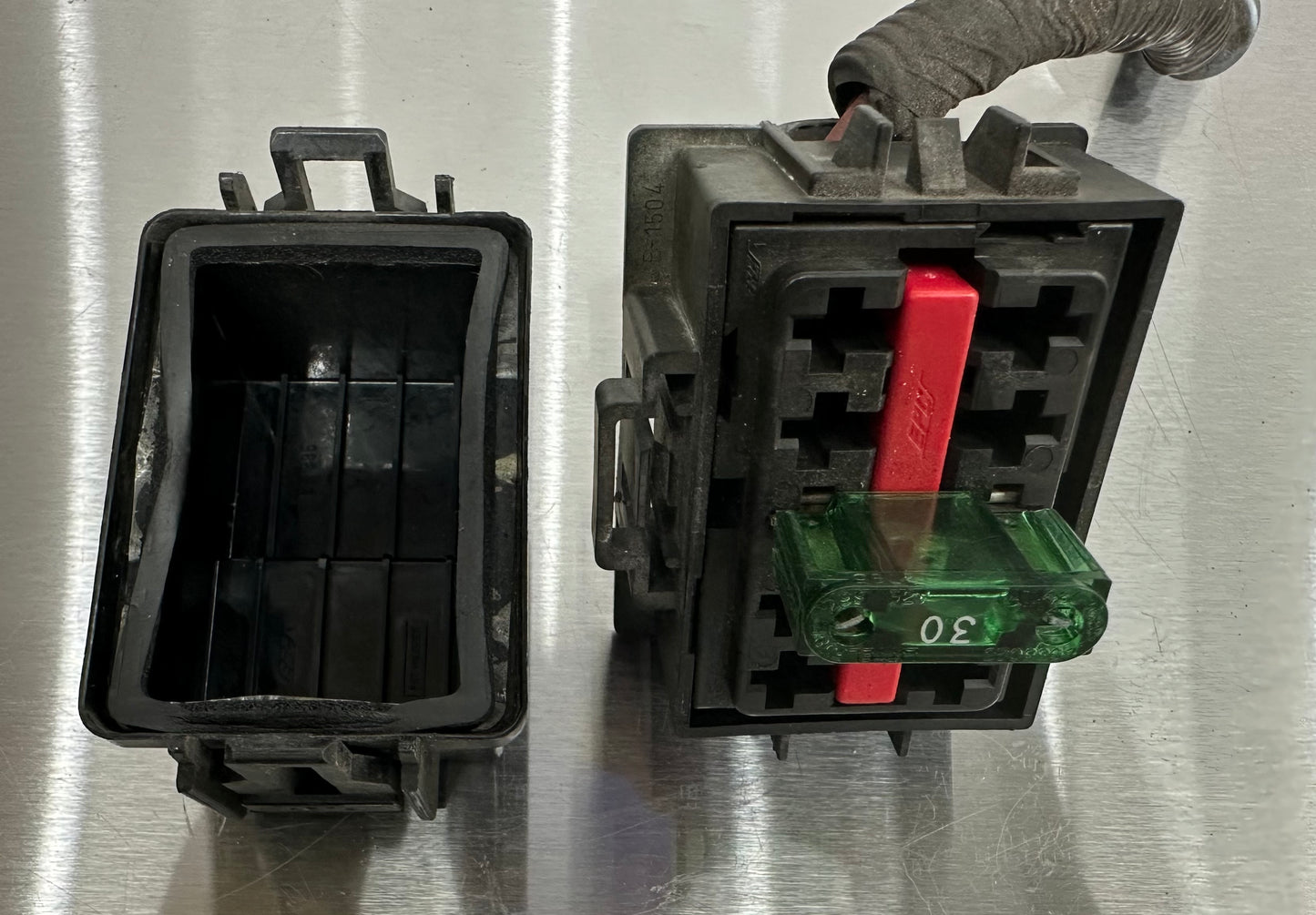 99-04 Ford Mustang Radiator Fan Relay OEM #01