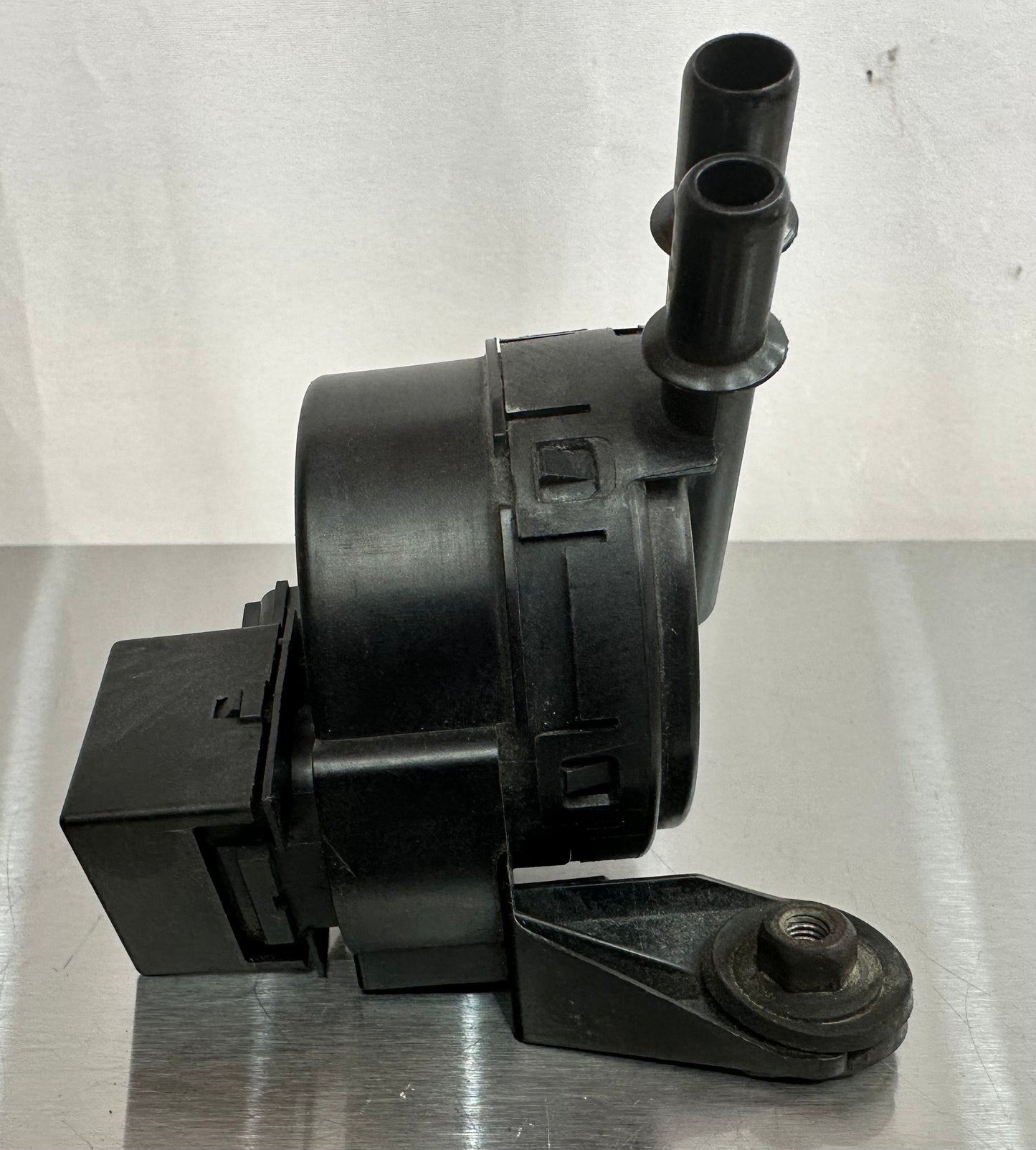 99-04 Ford Mustang EGR Fuel Vapor Canister Purge Valve OEM F8ZE-9C915-DA #01