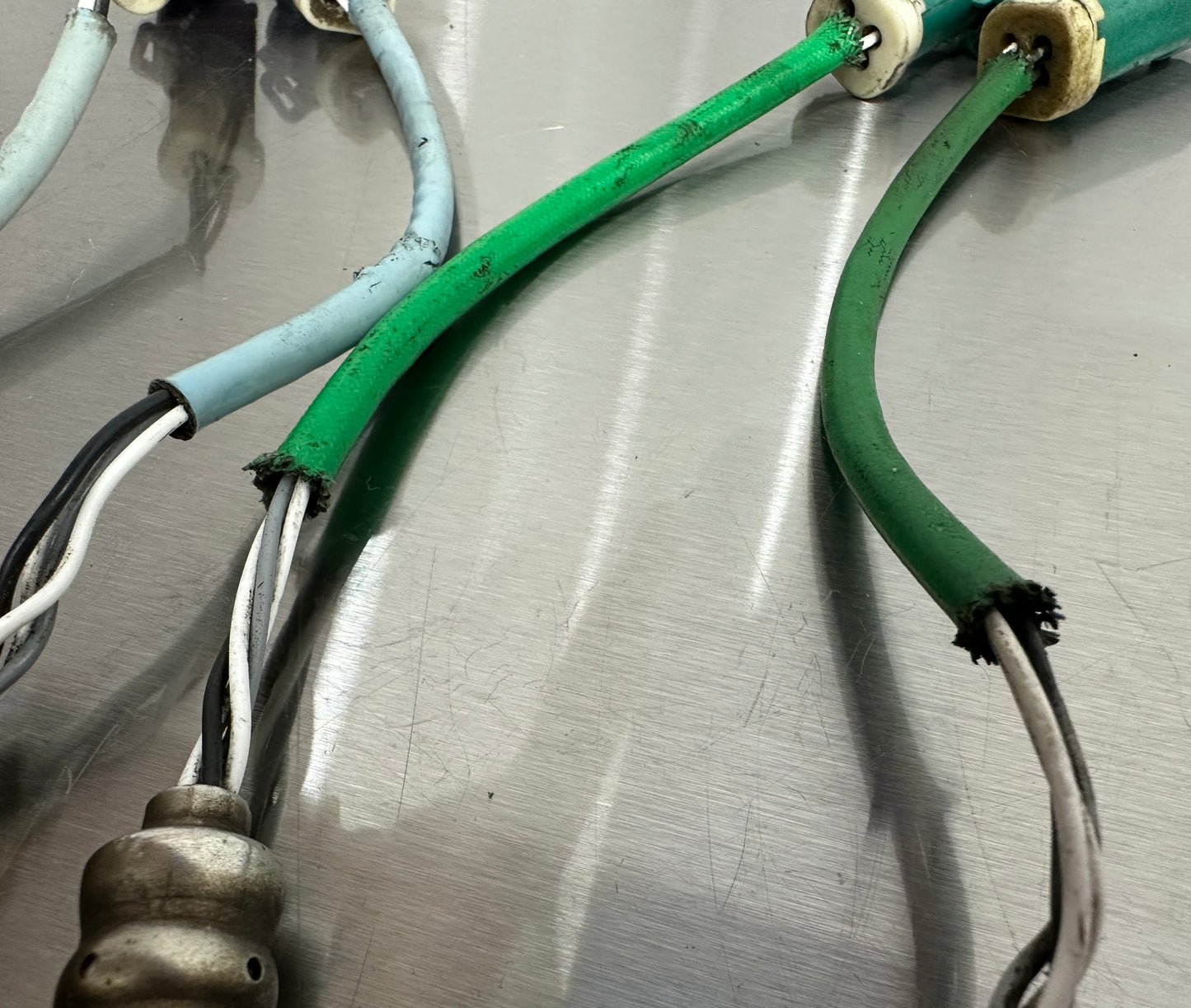 99-04 Ford Mustang Oxygen Sensors Front and Rear OEM #01