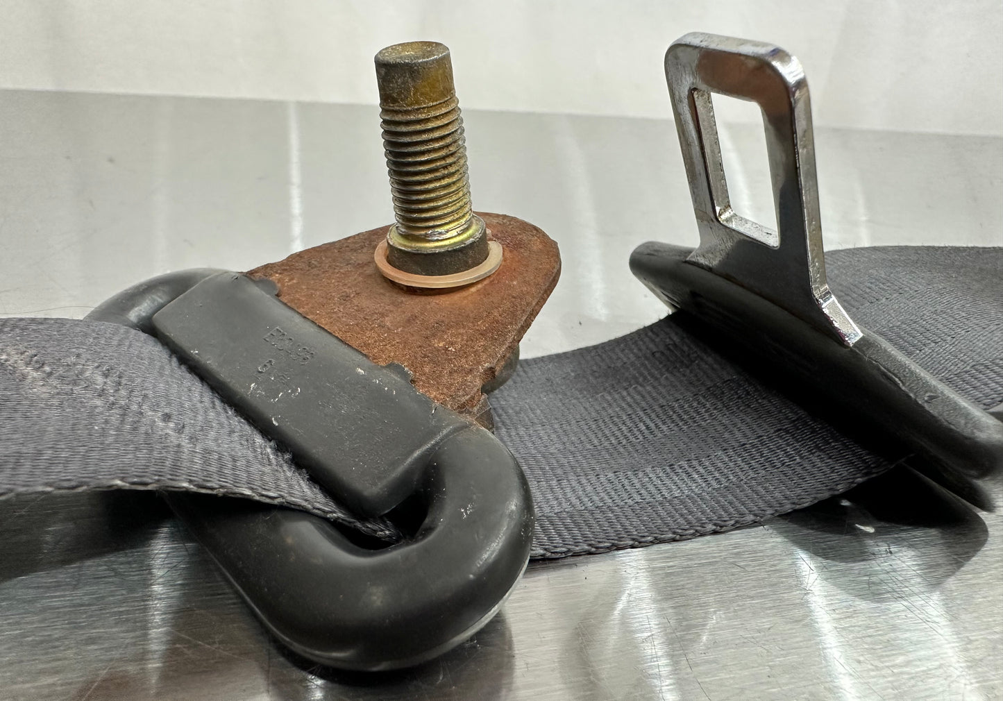 99-04 Ford Mustang Front and Rear Seat Belt Set W/ Bolts OEM #01