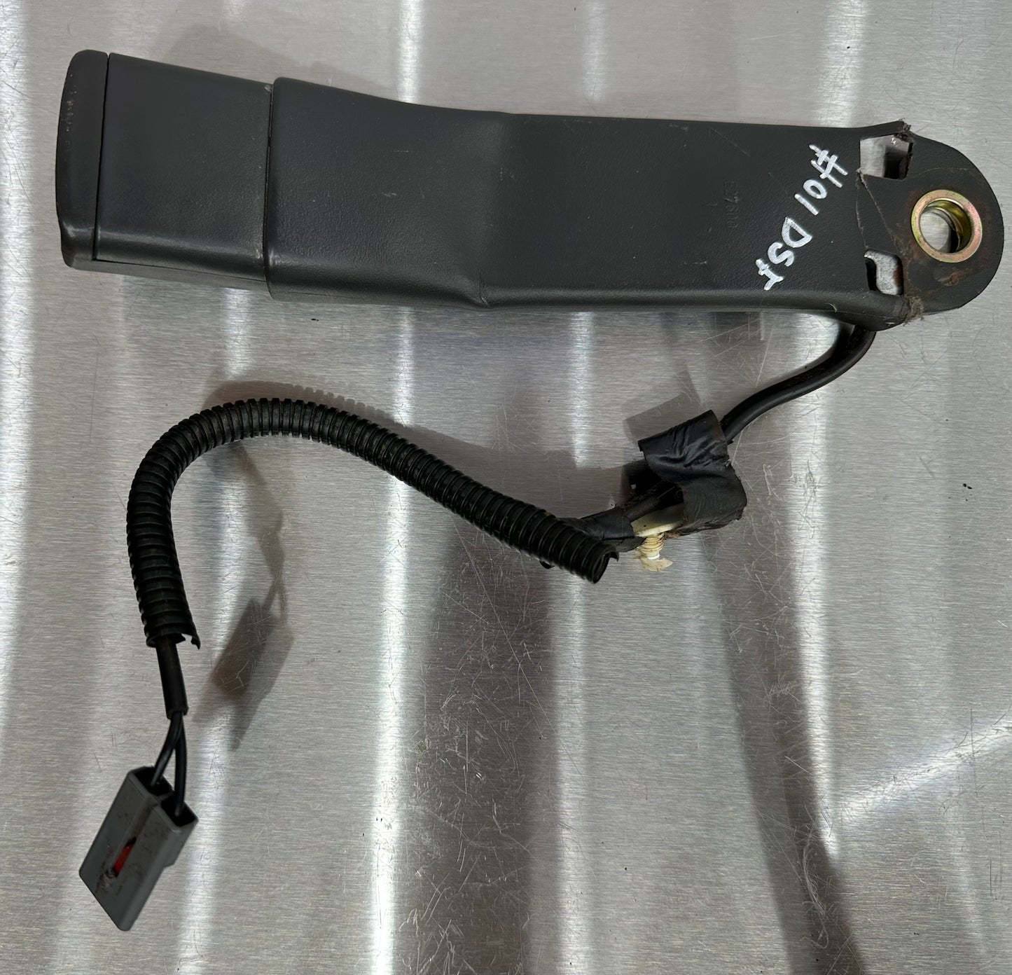 99-04 Ford Mustang Front and Rear Seat Belt Set W/ Bolts OEM #01