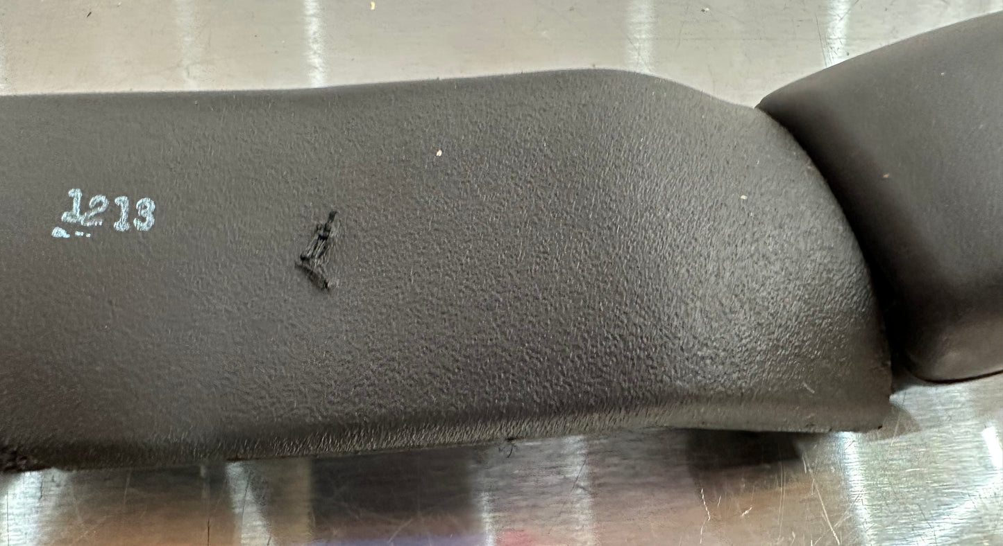 99-04 Ford Mustang Front and Rear Seat Belt Set W/ Bolts OEM #01